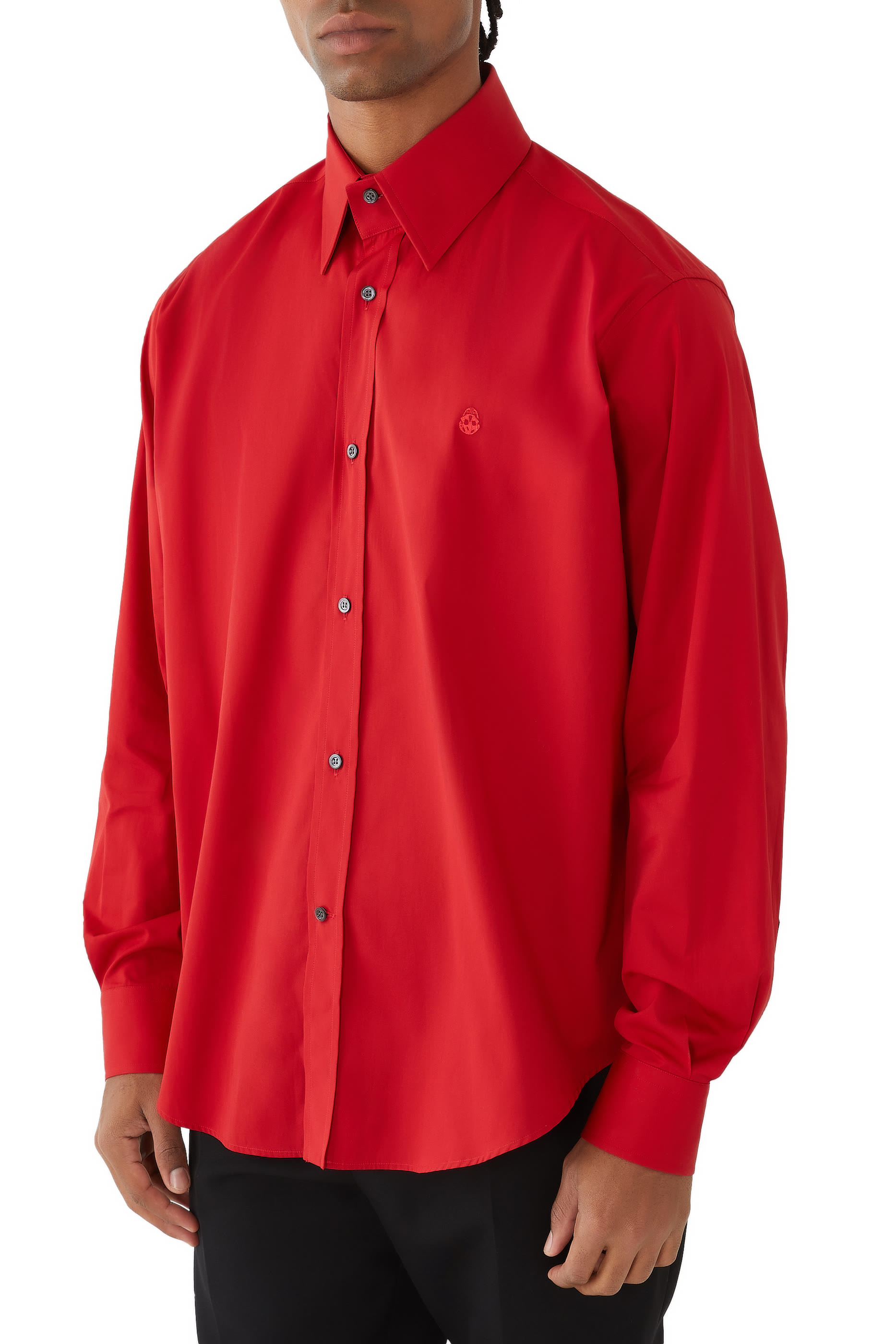 قميص بتطريز جمجمة