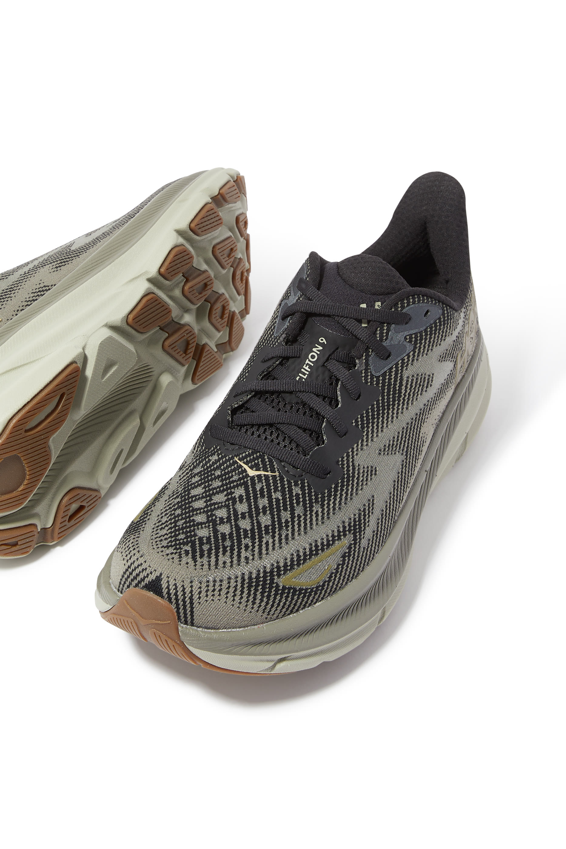 سنيكرز كليفتون 9