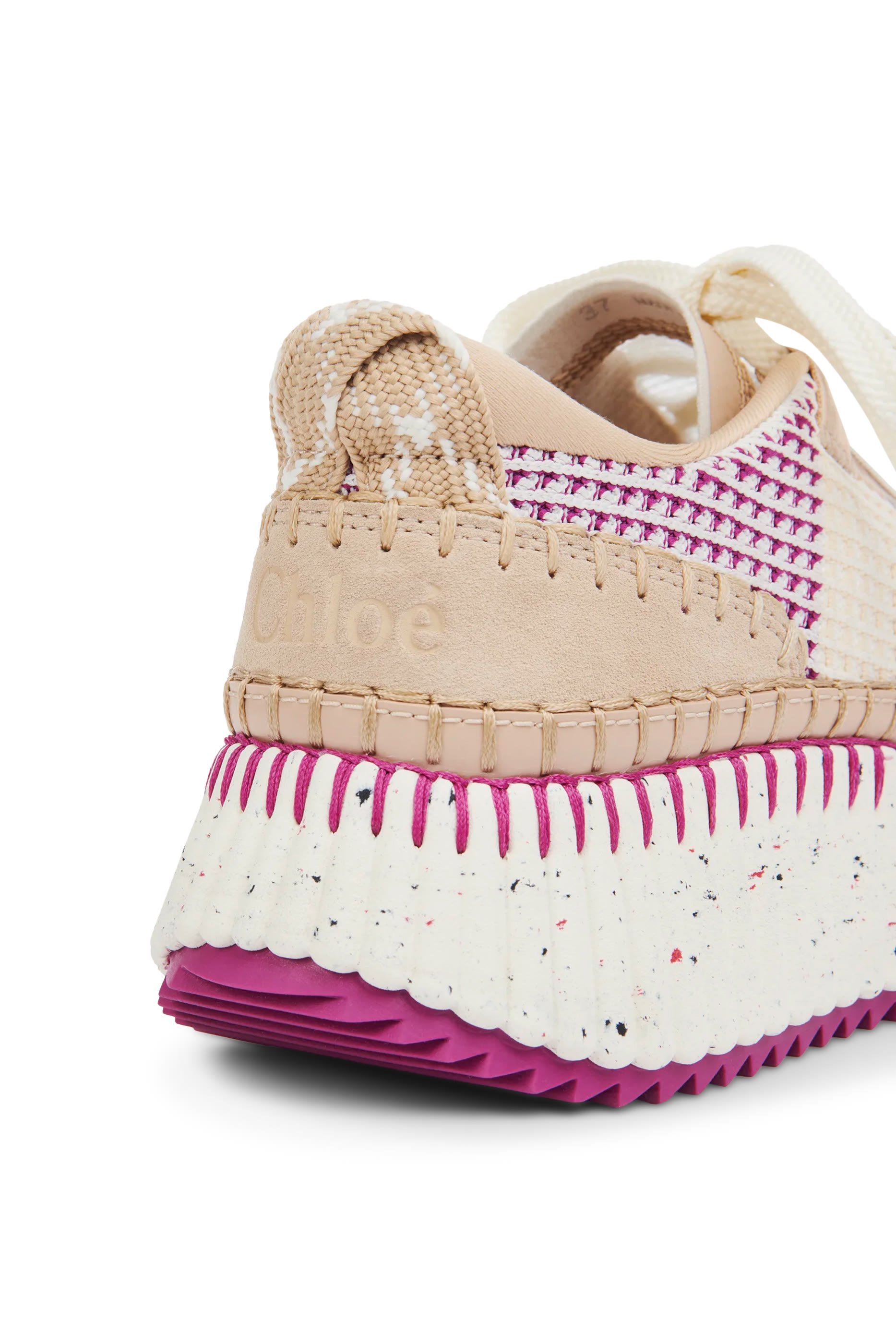 سنيكرز ناما