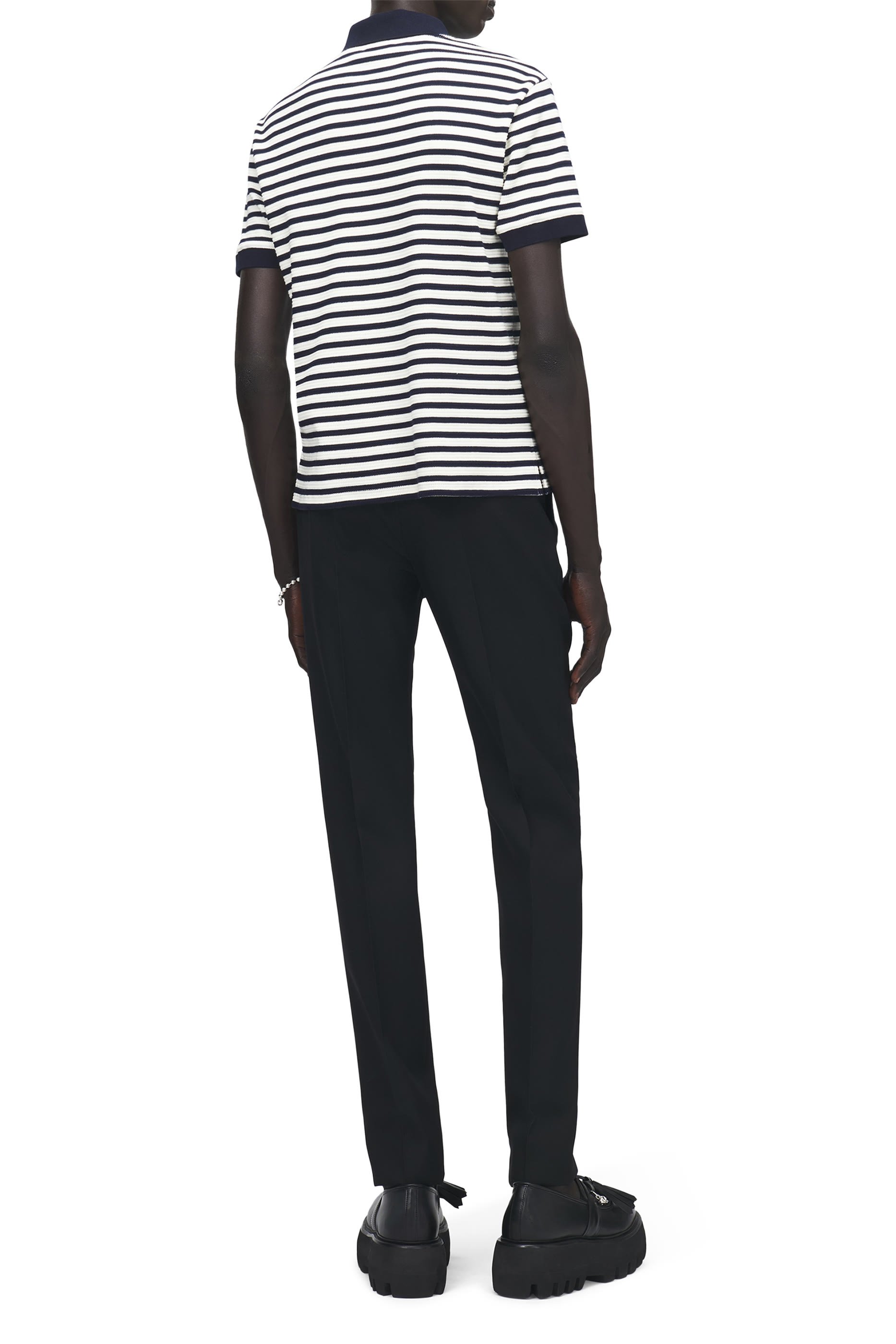 قميص بولو مخطط