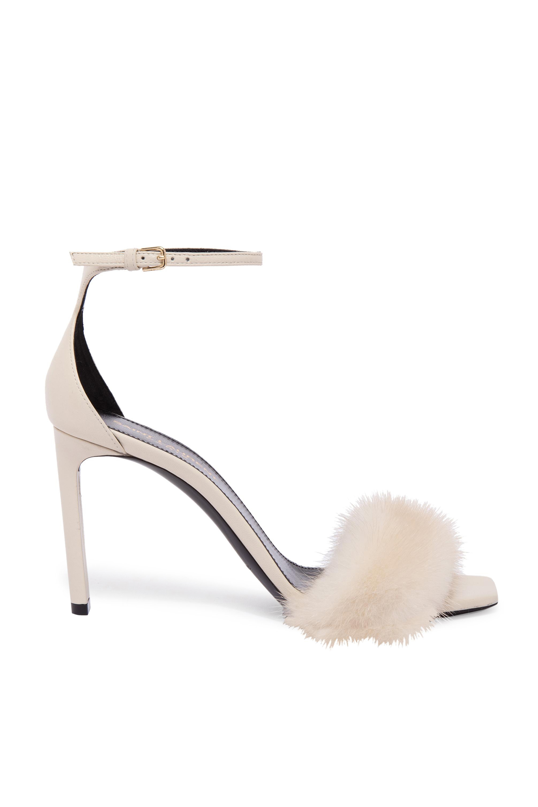 حذاء بي جلد وفرو منك