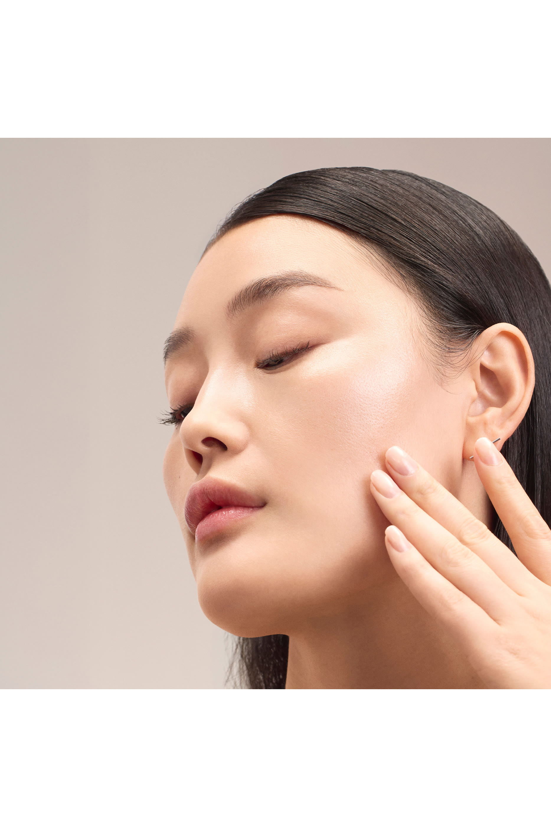 مستحضر لا بريري وايت كافيار اسنس اكسترا أوردينير ما قبل السيروم لتفتيح البشرة