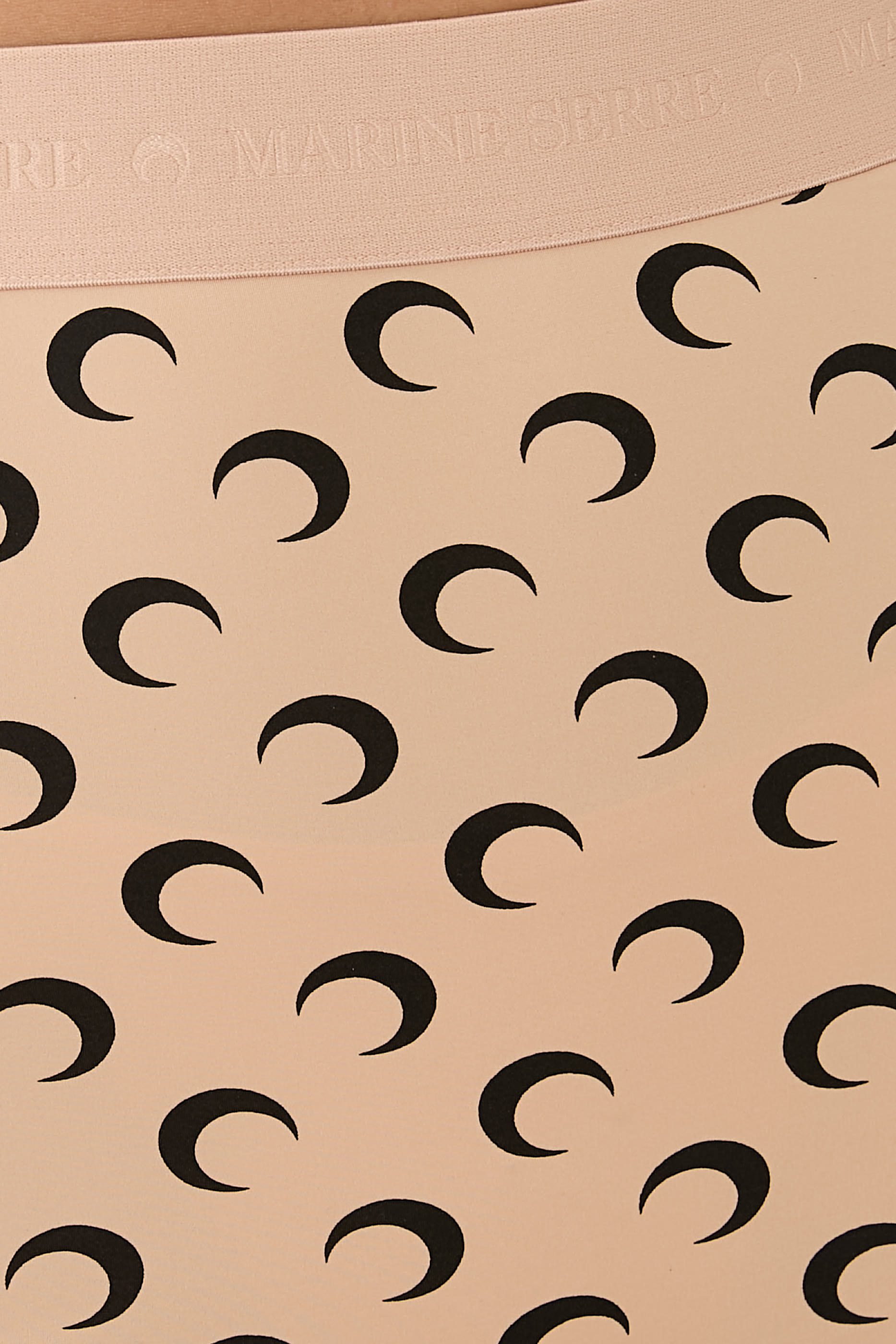 شورت بايكر بنقشة هلال خامات معاد تدويرها