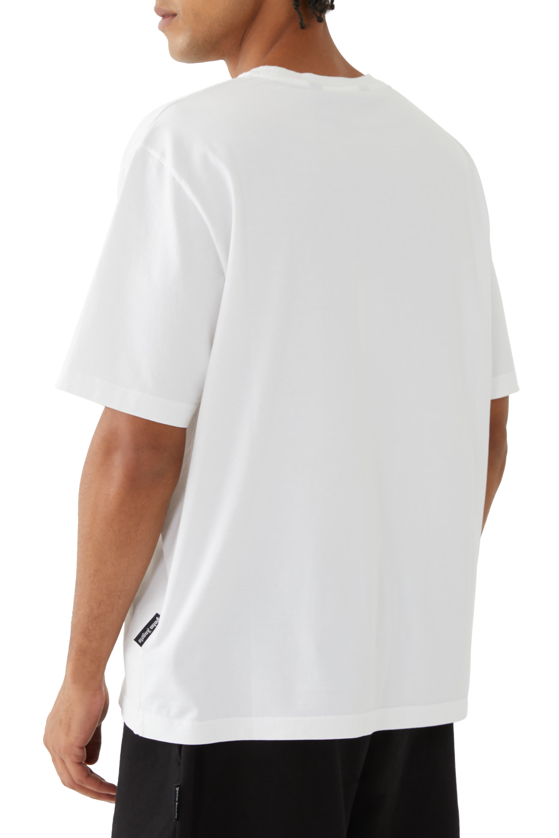 تيشيرت بقصة ضيقة كلاسيكية وشعار الماركة