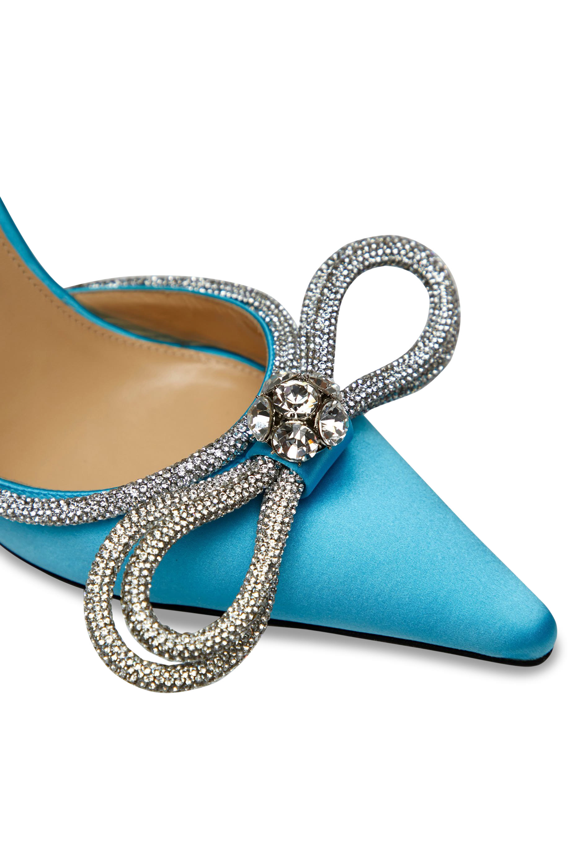 حذاء كلاسيك مرصع بالكريستال