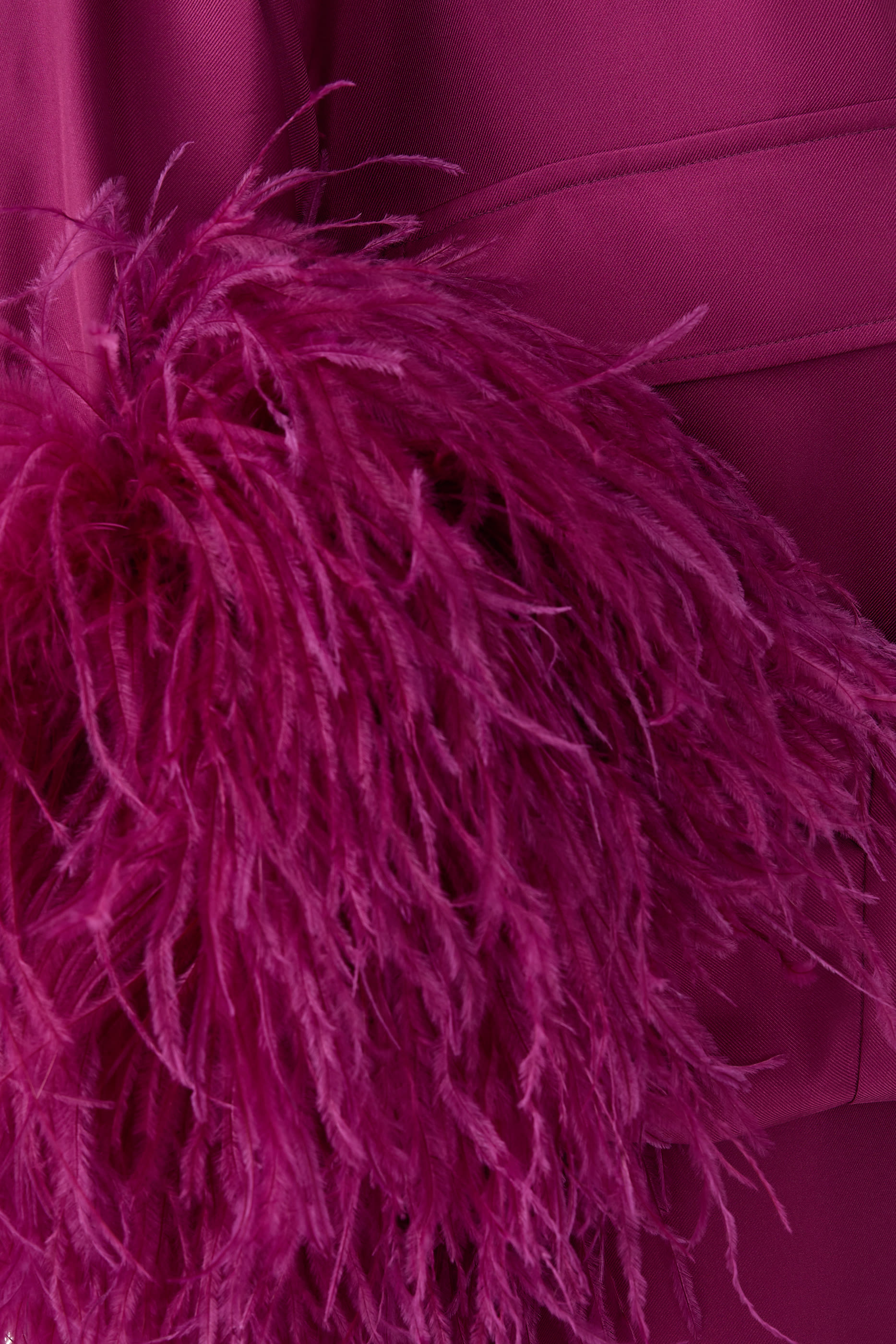 فستان بلومينغديلز الحصري بصف أزرار مزين بالريش