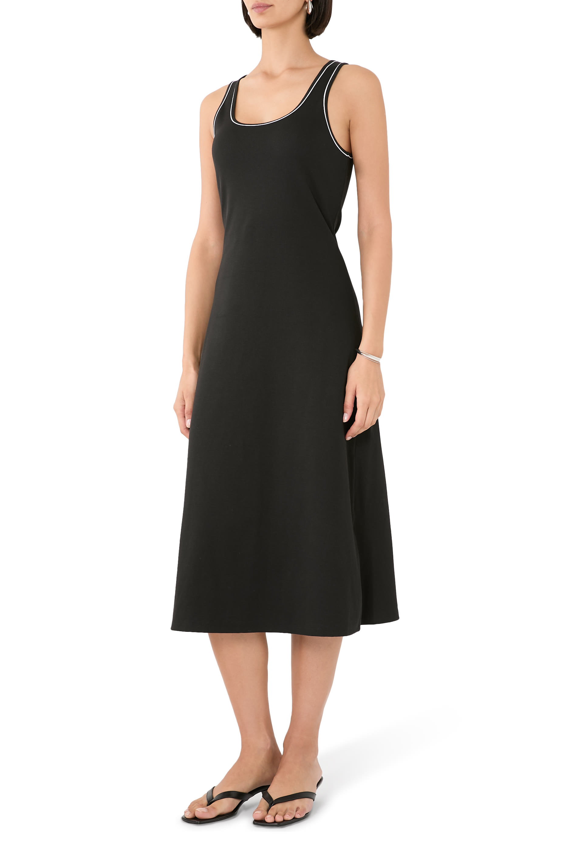 فستان بتصميم بلوزة بلا أكمام بحافة بلون متباين