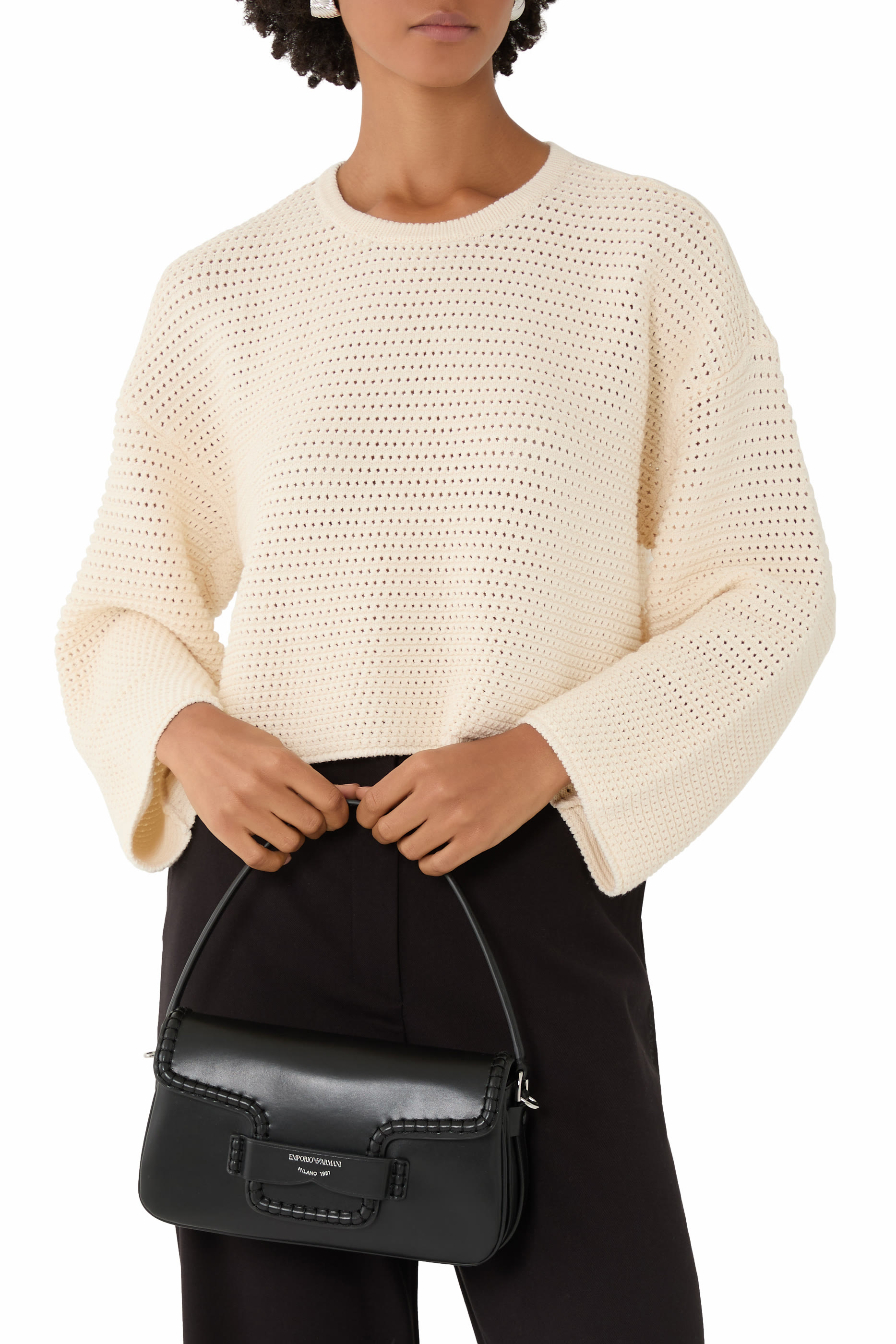 حقيبة كروس بودي بخياطة بارزة في الأمام ونقشة الضفيرة