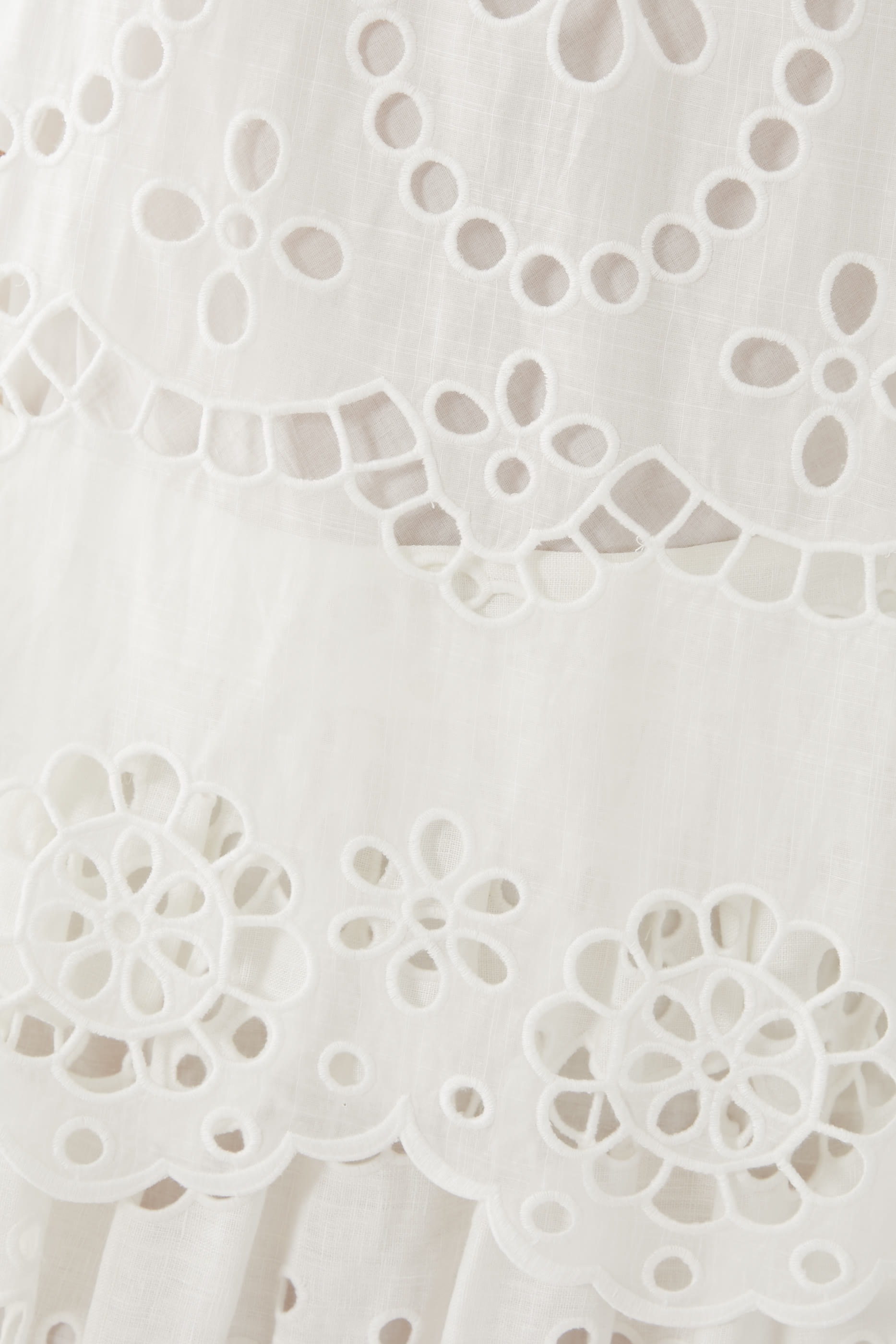 بلوزة ليكسي بتطريزات