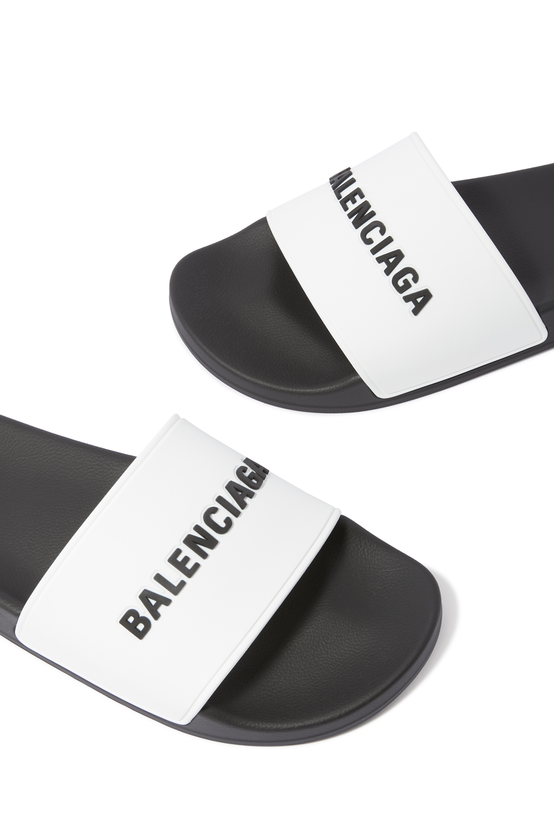 حذاء خفيف لحمام السباحة بشعار الماركة مطاط