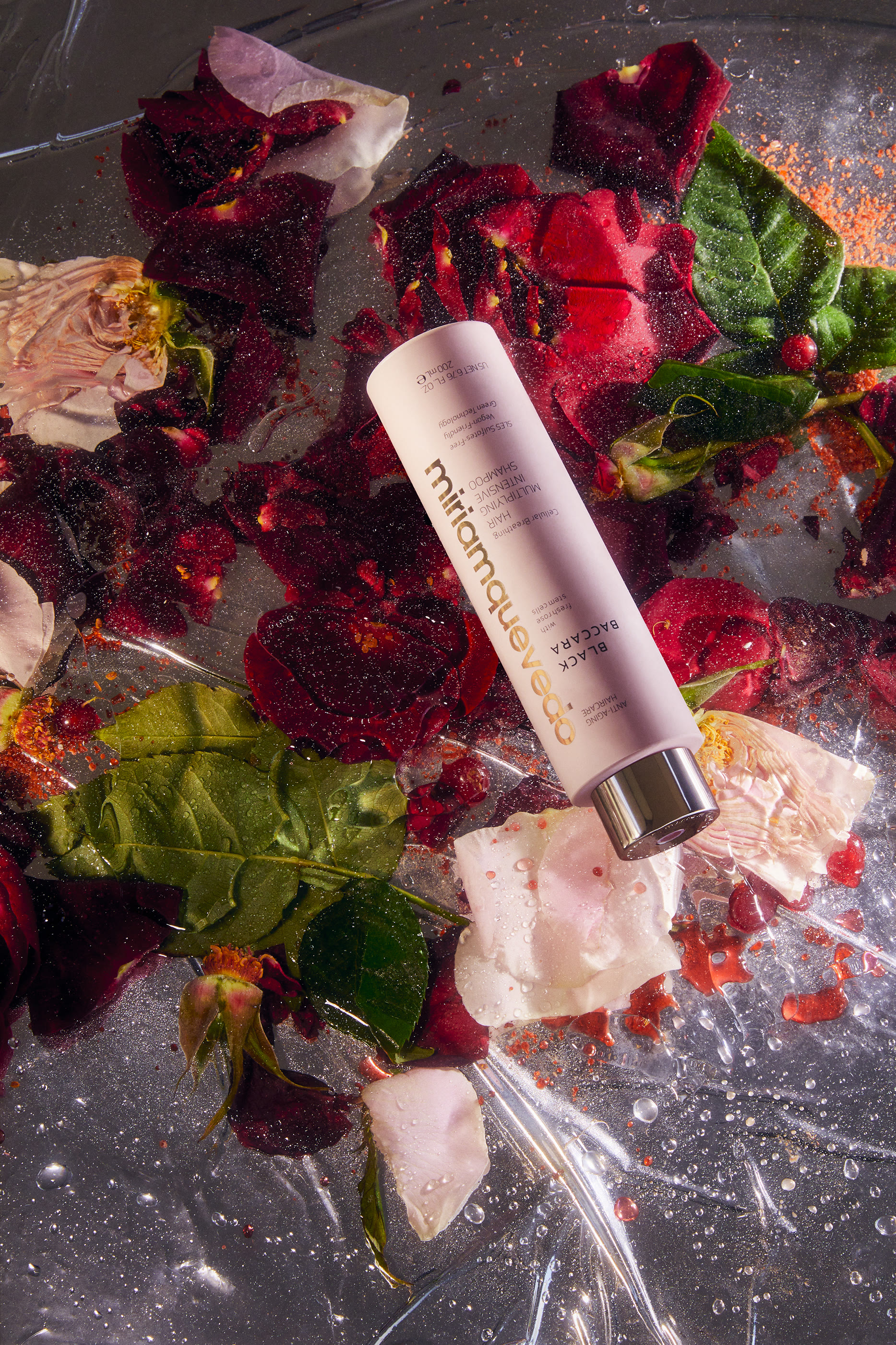 شامبو بلاك باكارا لتكثيف الشعر وتجديد الخلايا