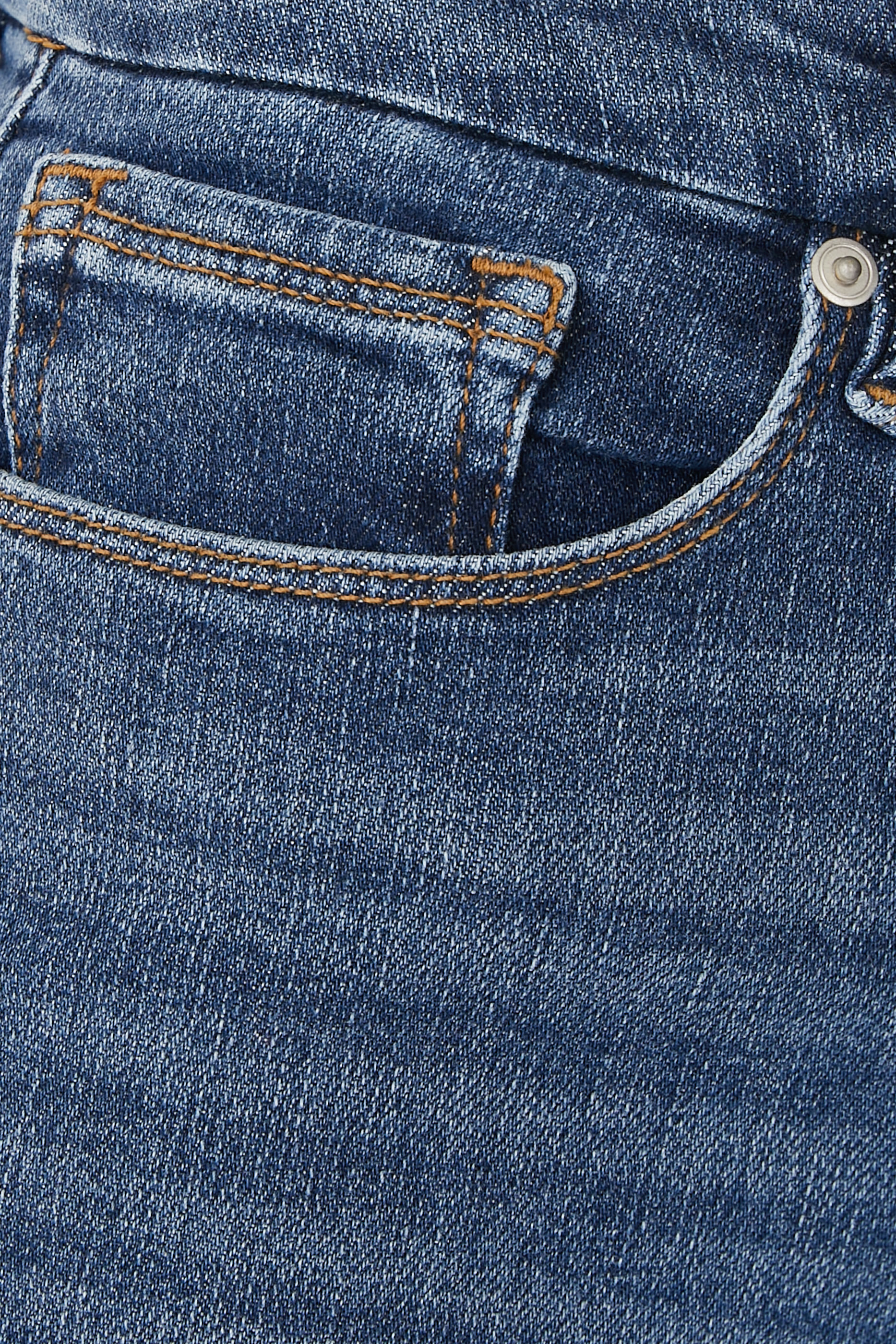 بنطال جينز كلاسيك بقصة ساق سليم مستقيمة