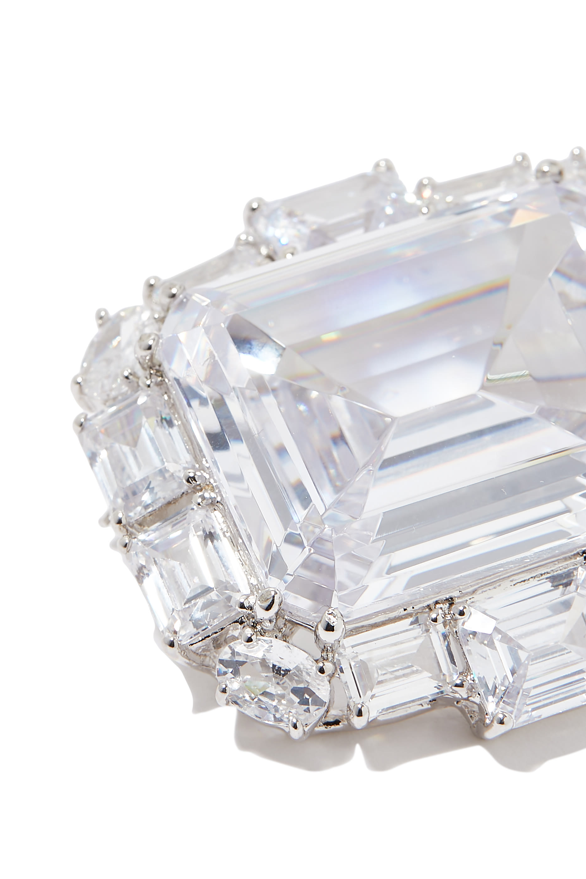 بروش زينة بيضوي بأحجار مرصع زركونيا