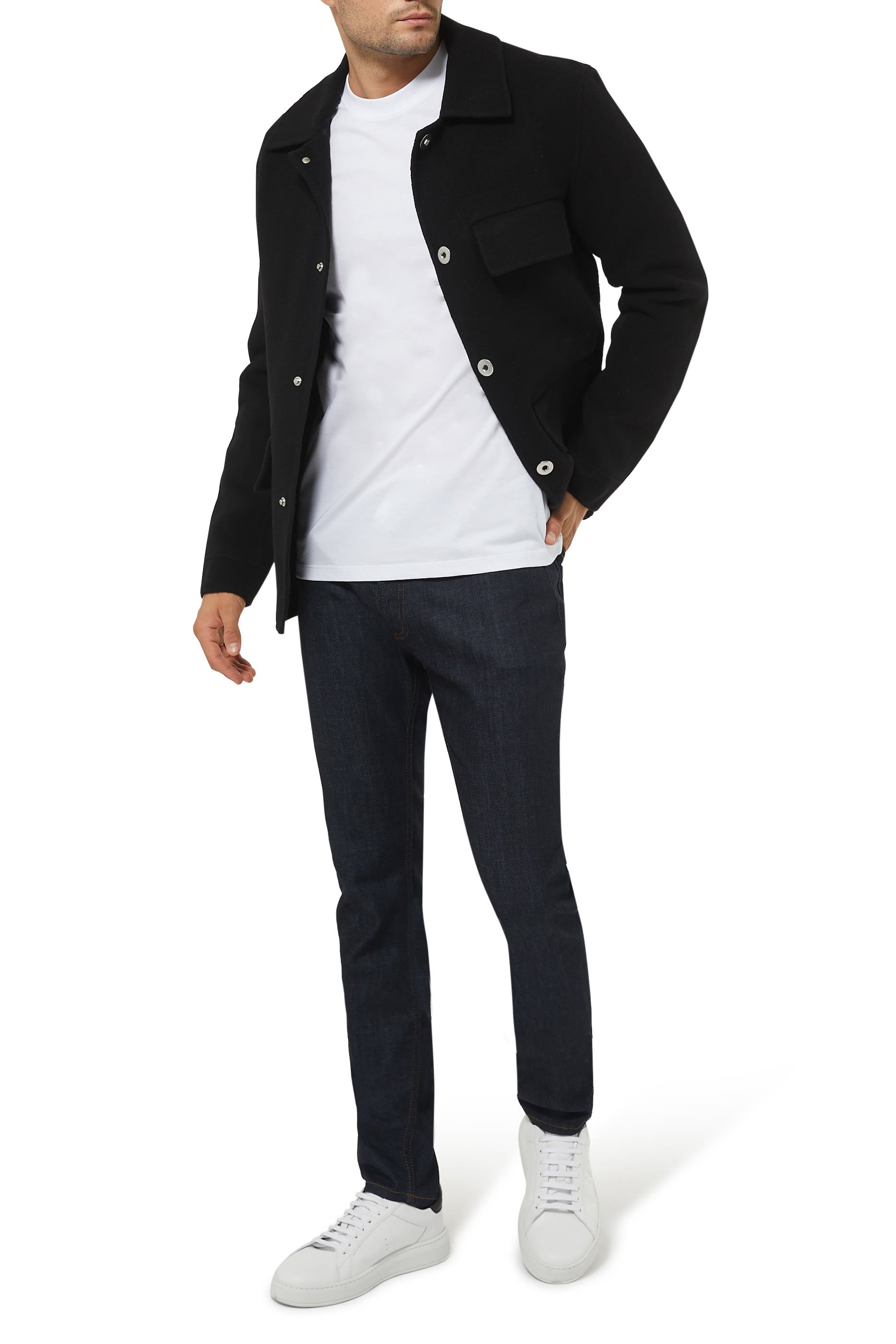 تي شيرت قطن بحروف الماركة