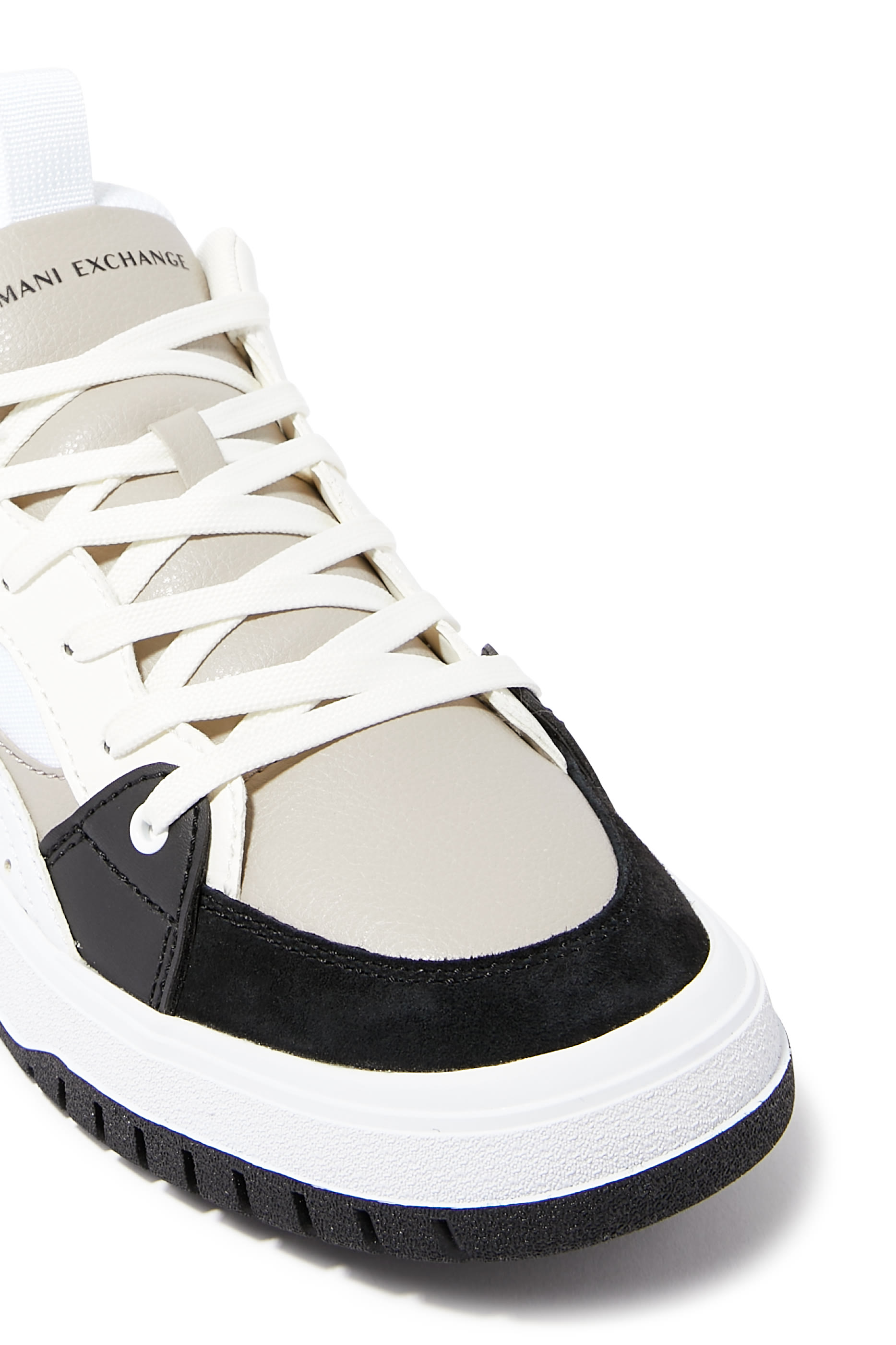 سنيكرز دوك بشعار الماركة