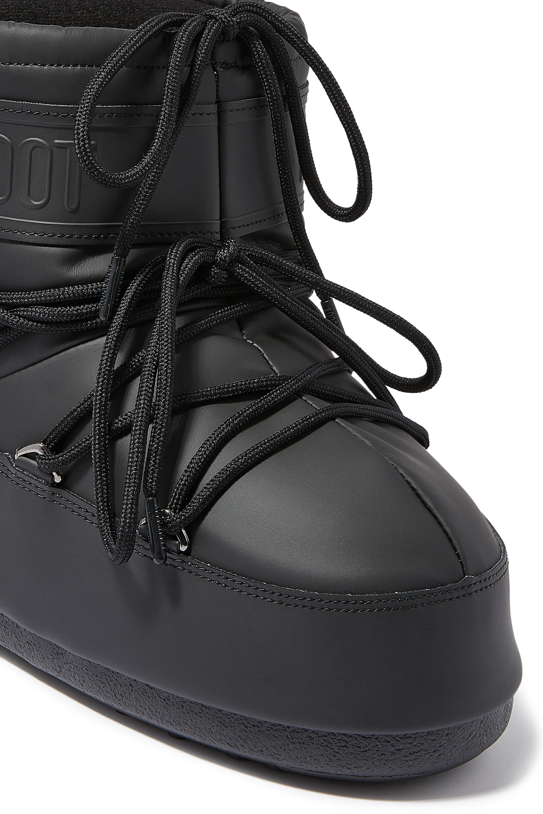 حذاء بوت مطاطي بطول الكاحل بشعار الماركة