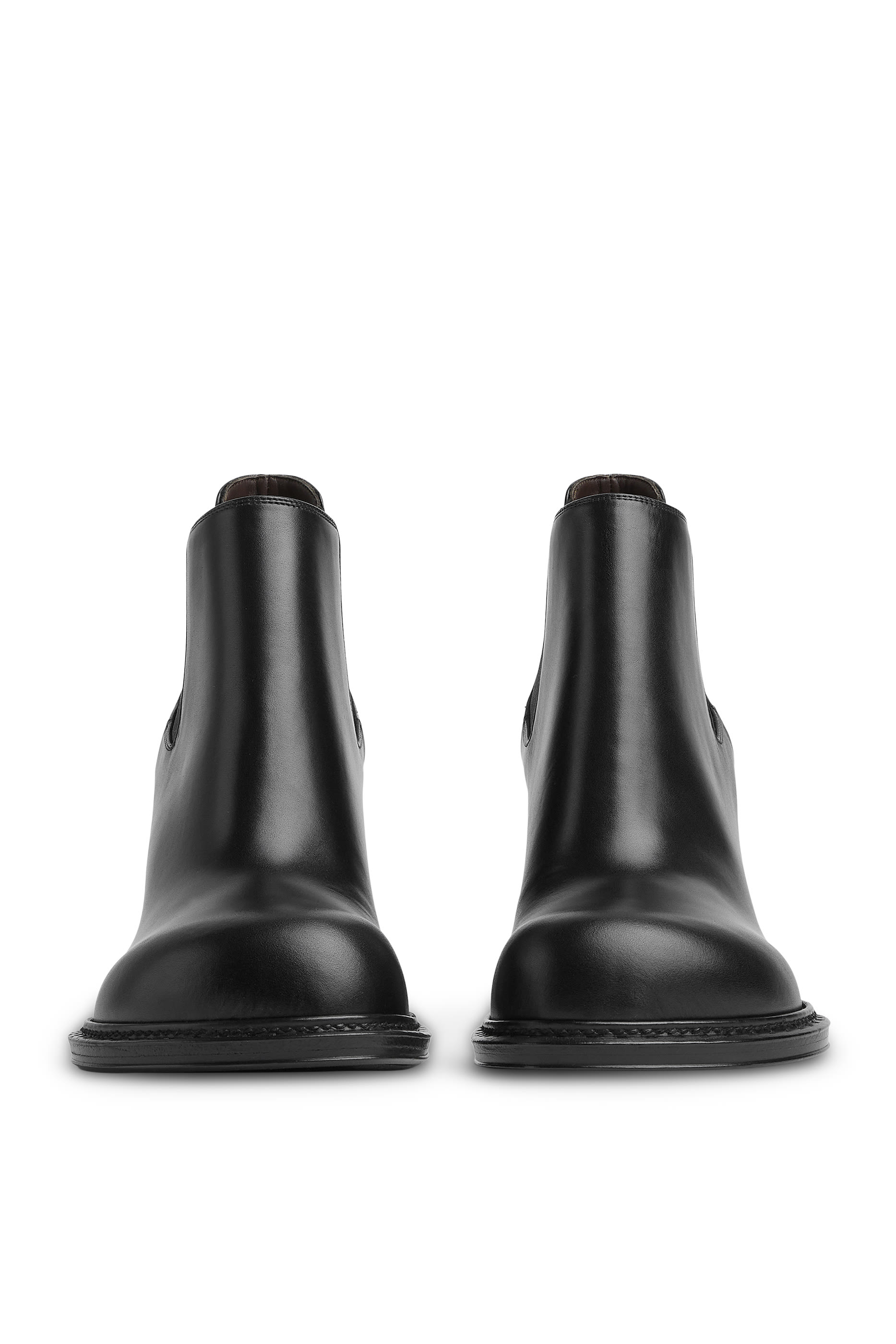 حذاء كليف شيلسيا بطول الكاحل