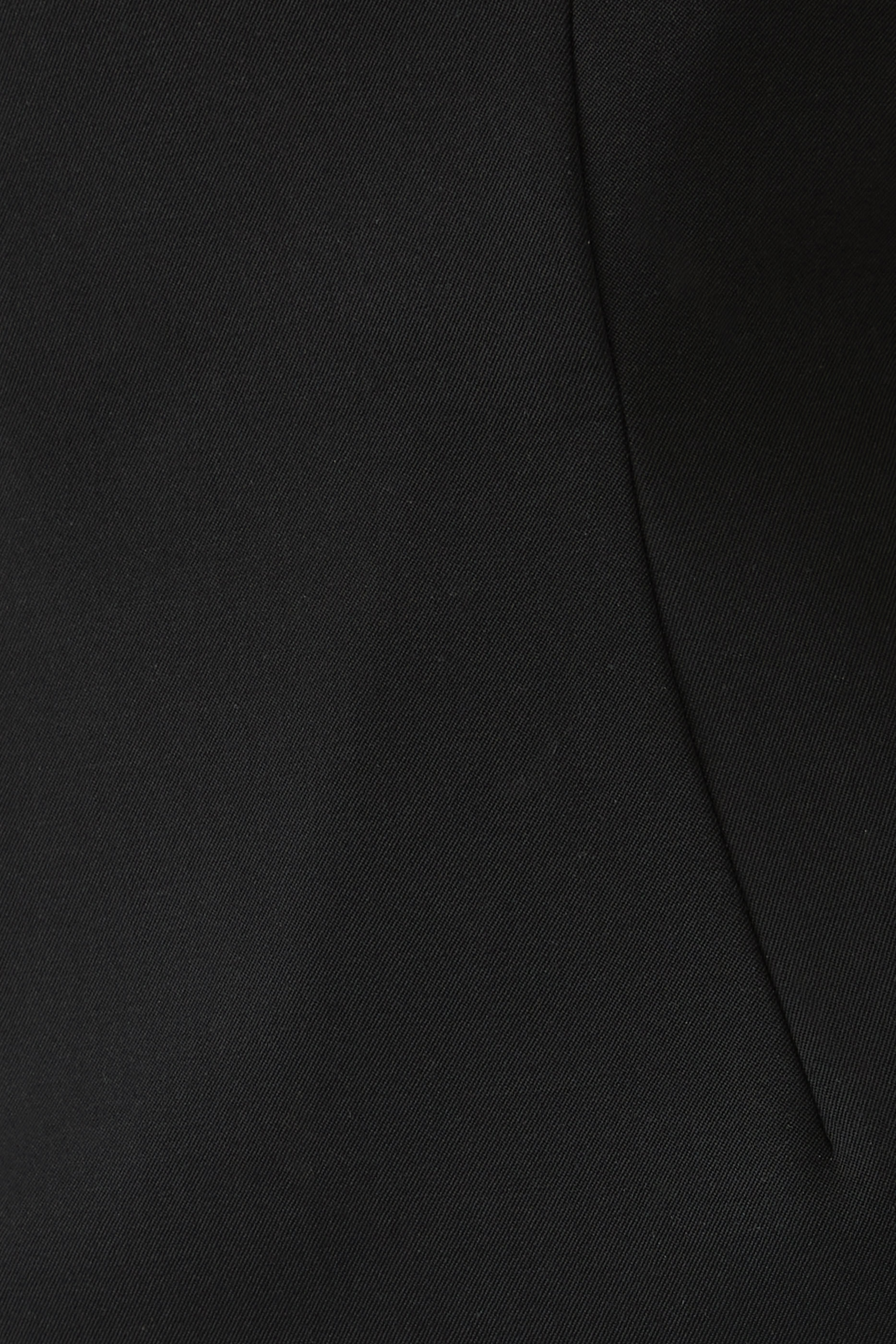 فستان بقصة ضيقة