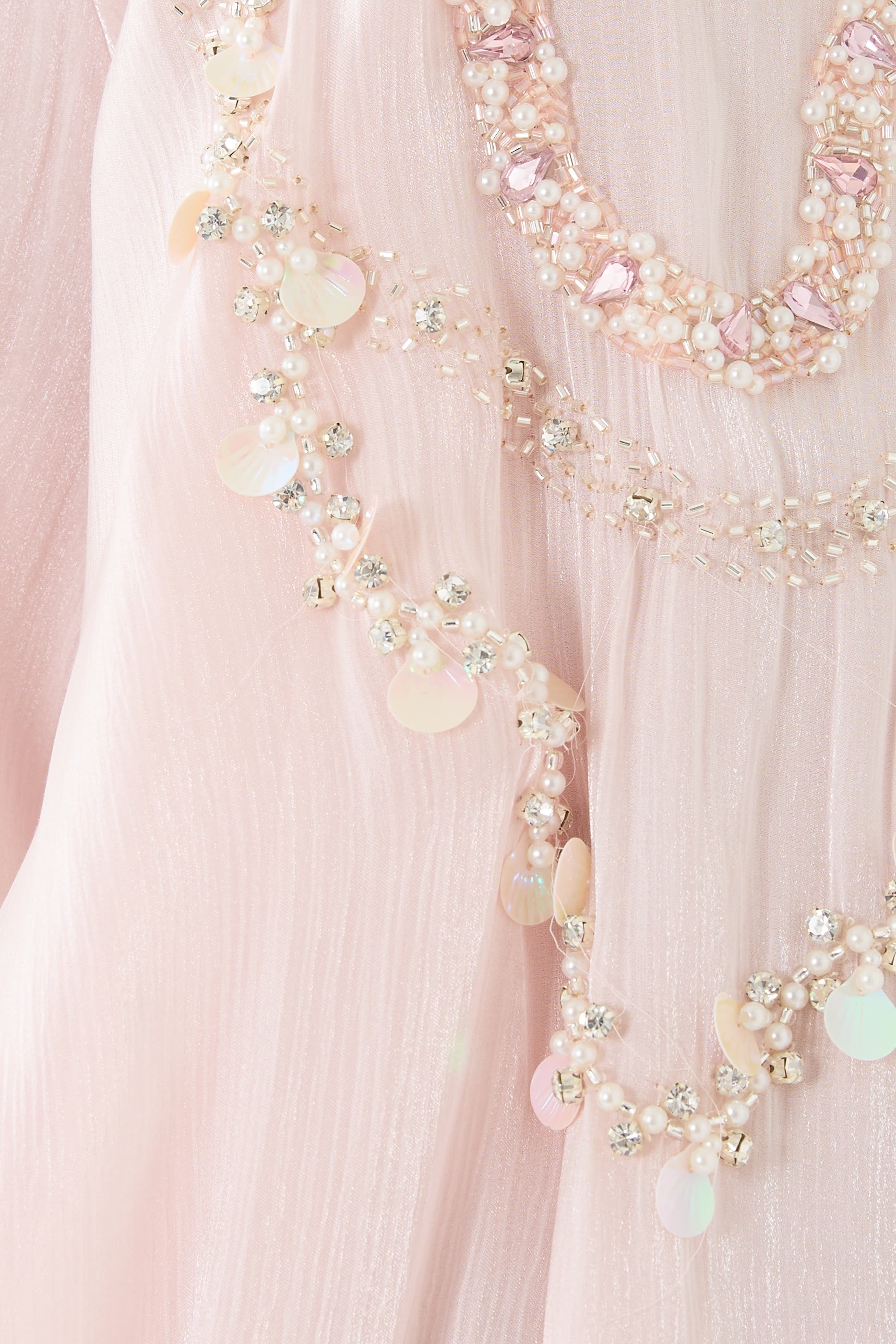 قفطان بياقة عالية مزين