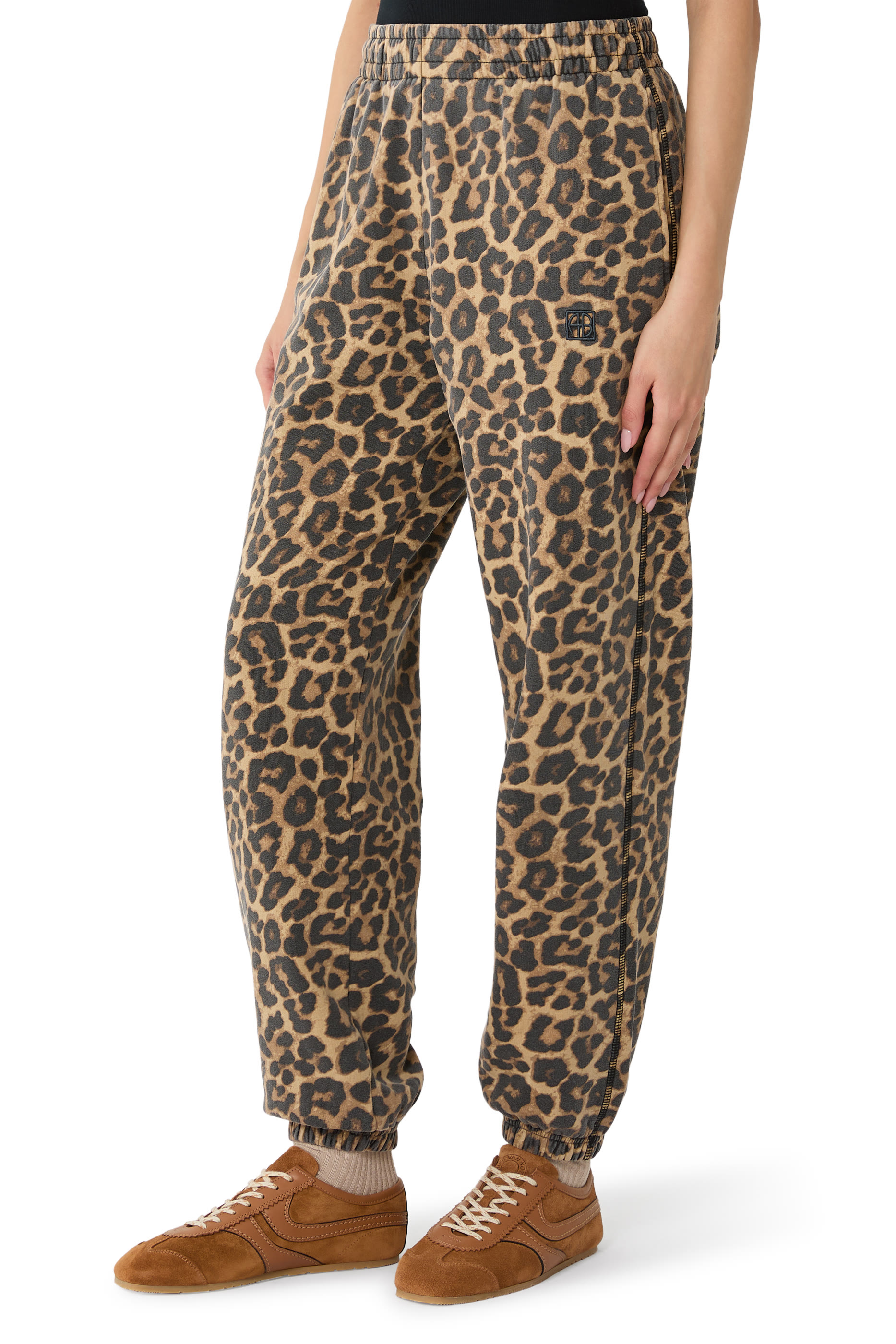 بنطال كارتر رياضي بحروف شعار الماركة