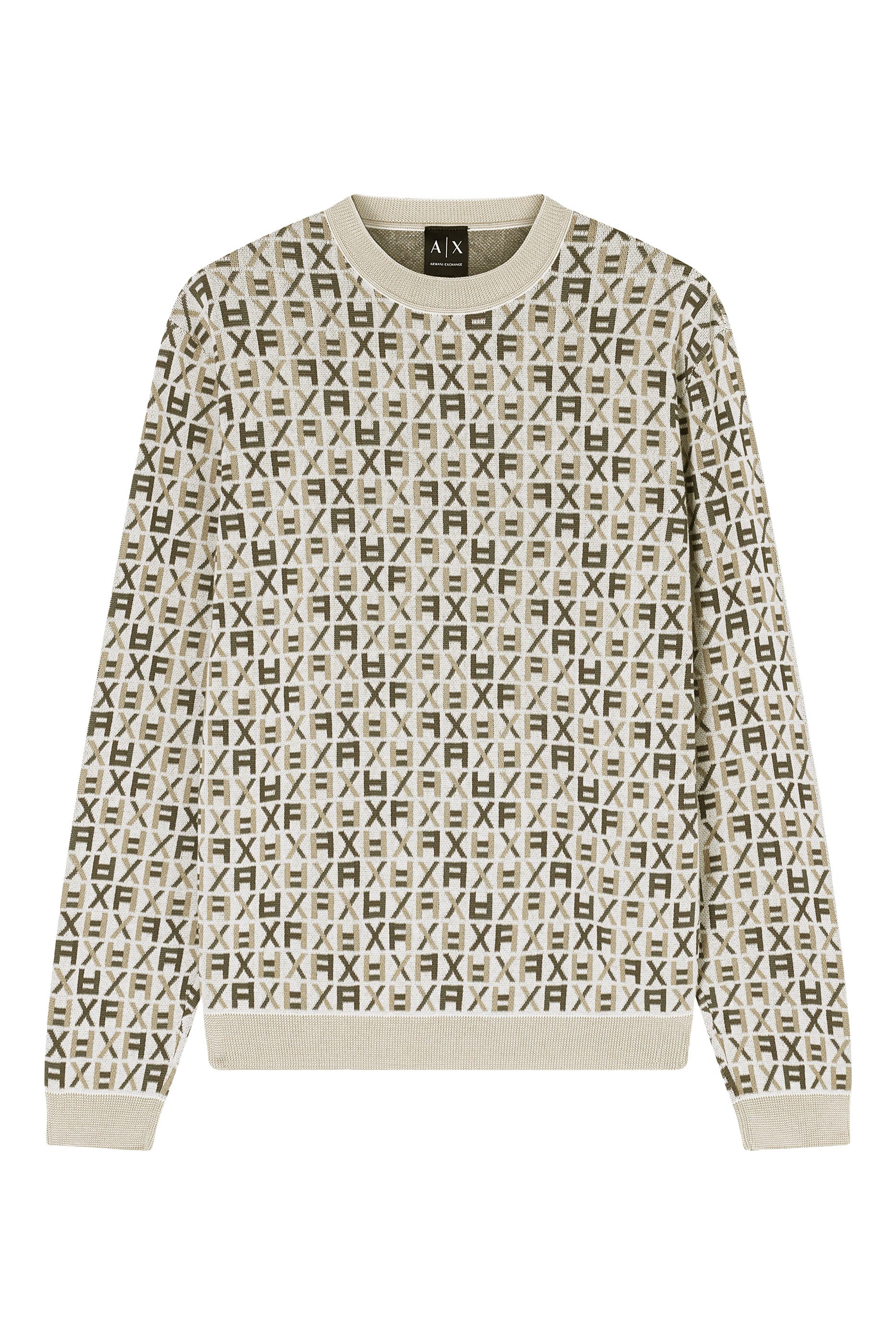 كنزة مزينة كليا بشعار الماركة