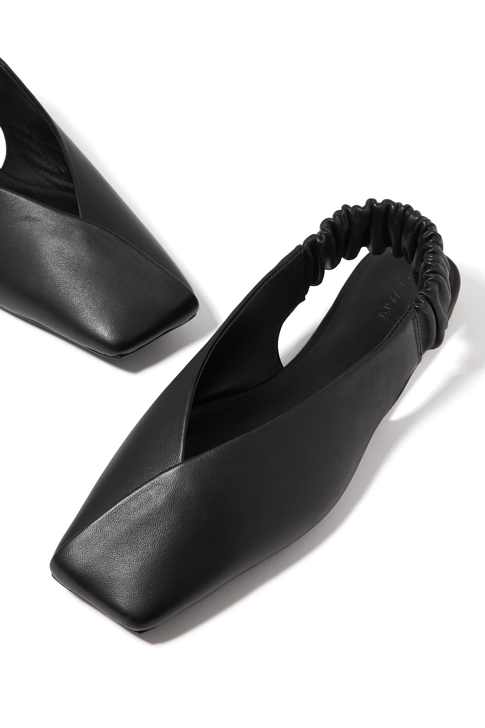 حذاء مفتوح أنفلوب بسير خلفي