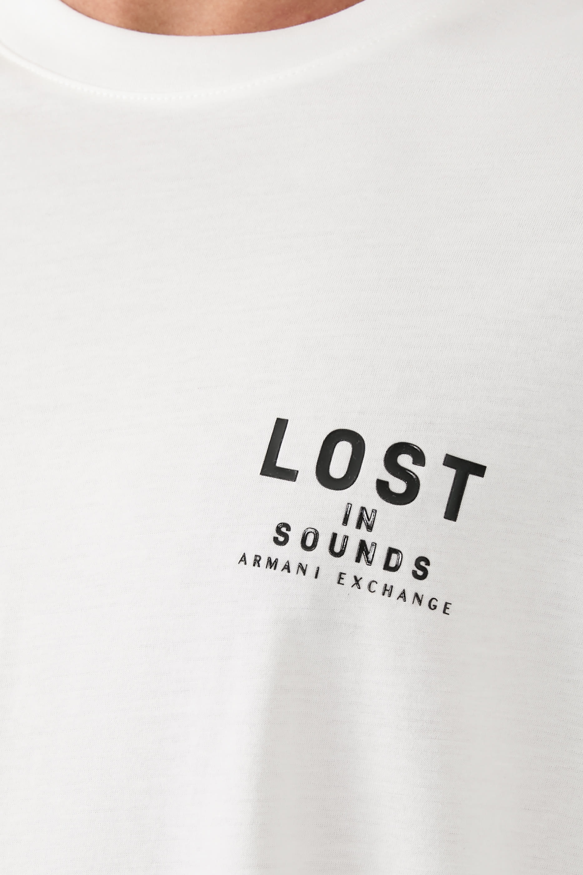 تيشيرت بقصة عادية بطبعة