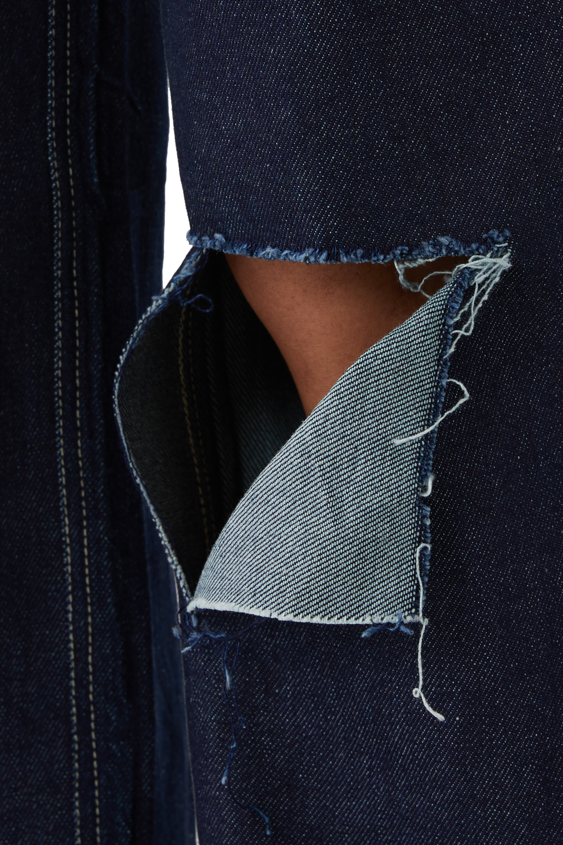 بنطال دنيم بقصة ساق مستقيمة بتصميم ممزق