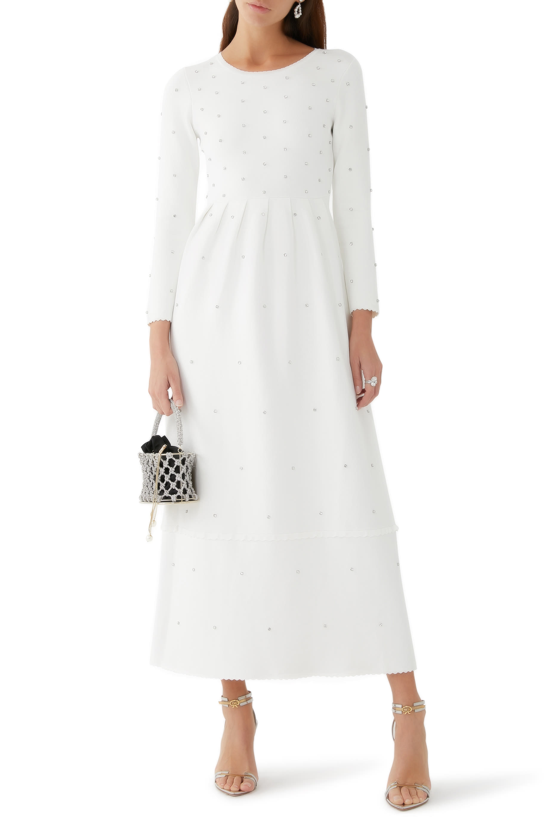 فستان سهرة منسوج ومرصع بأحجار براقة