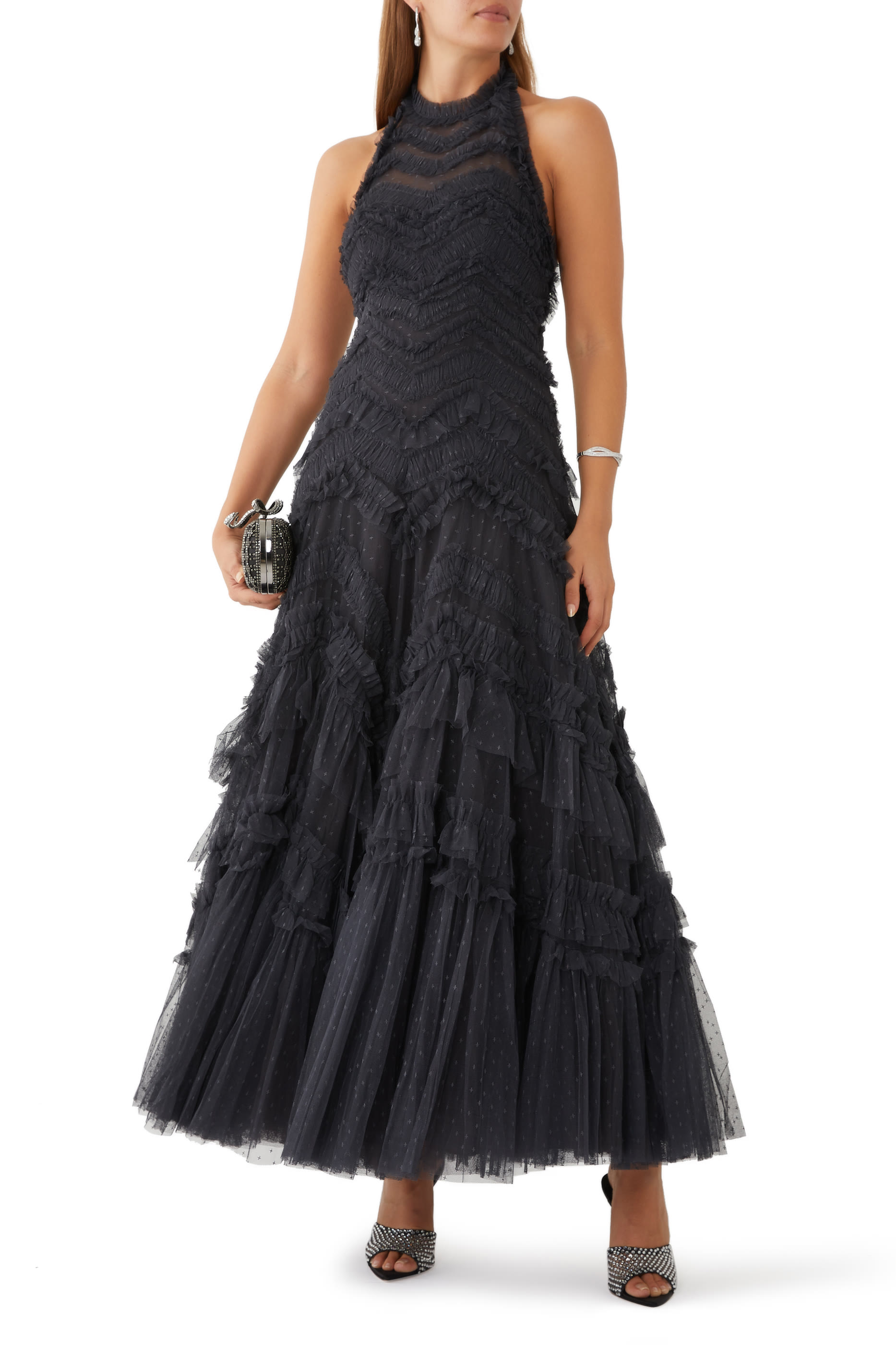 فستان سهرة إيليا برباط حول العنق