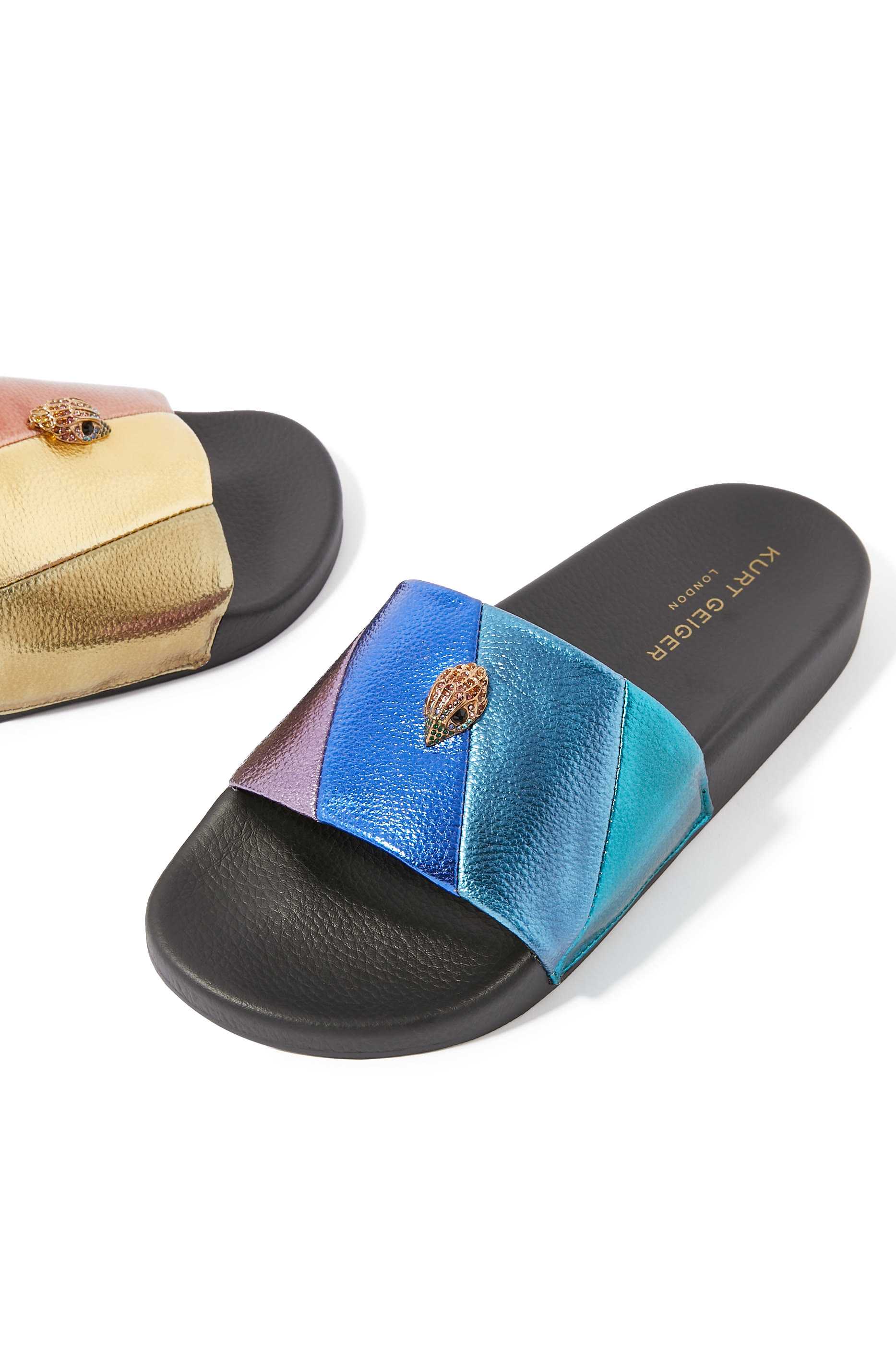 حذاء مينا سهل الإرتداء بشعار الماركة