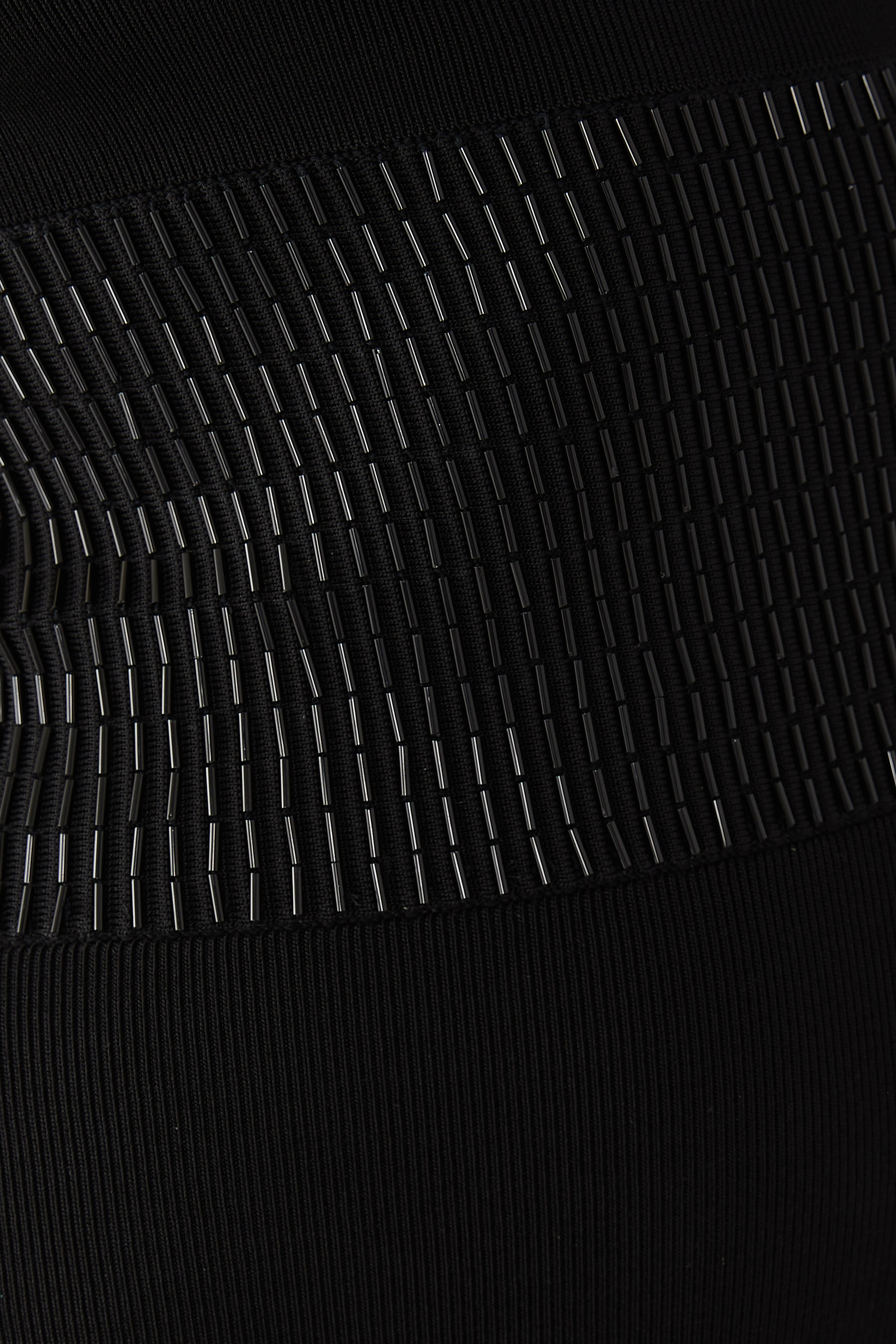 فستان أوريون بتفاصيل عاكسة