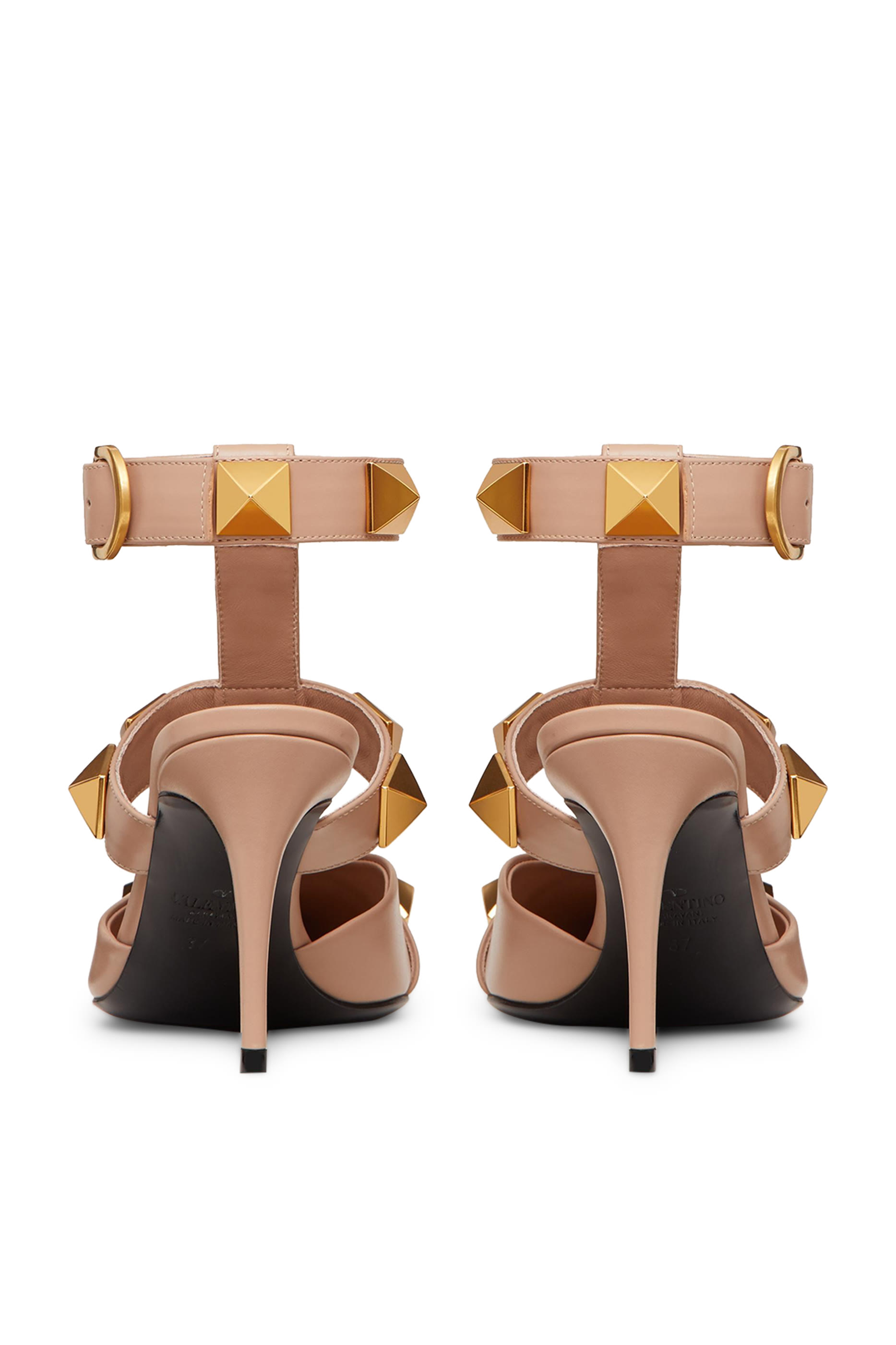 حذاء كلاسيك رومان مرصع بحلي هرمية