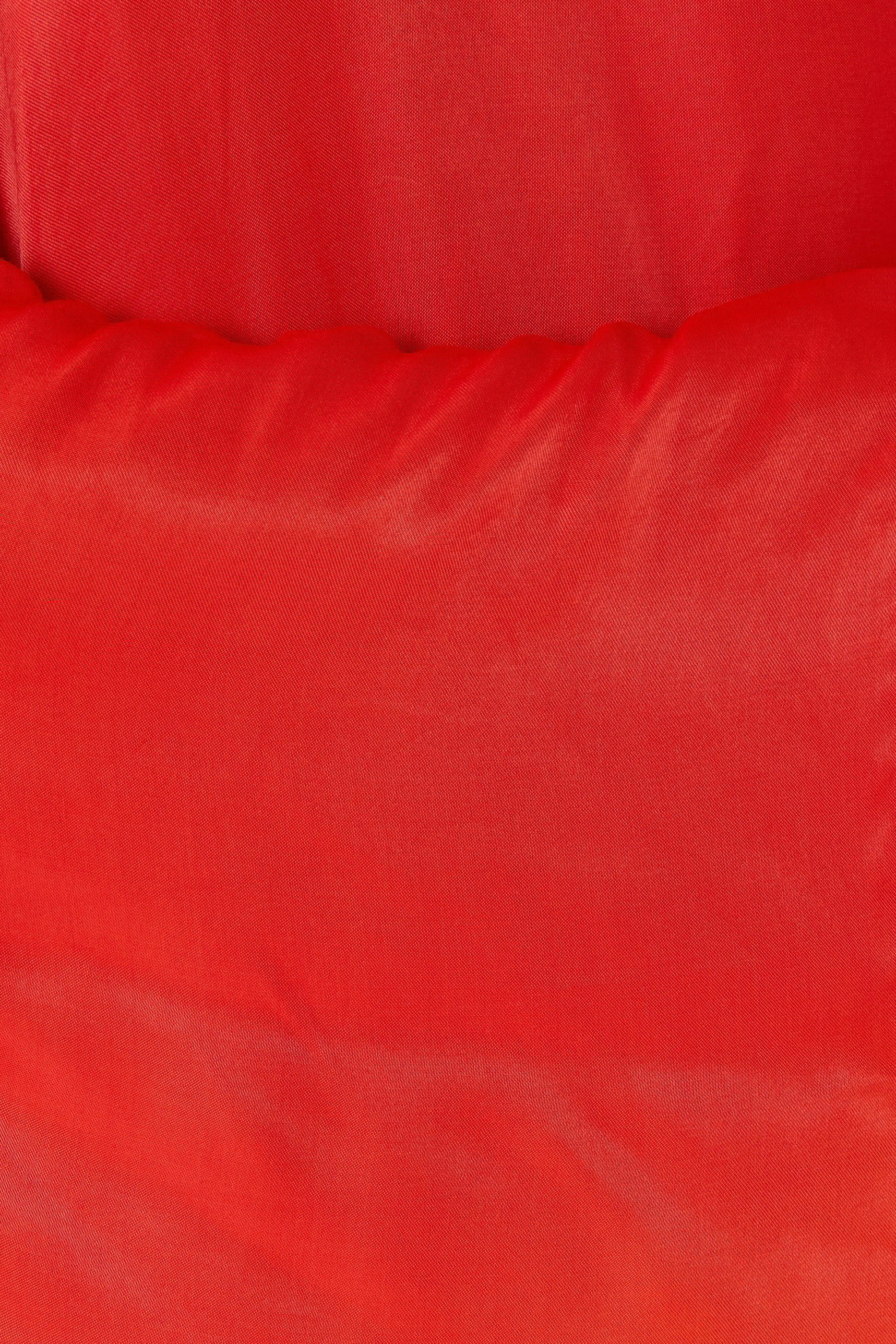 فستان ساتو بكتف مكشوف