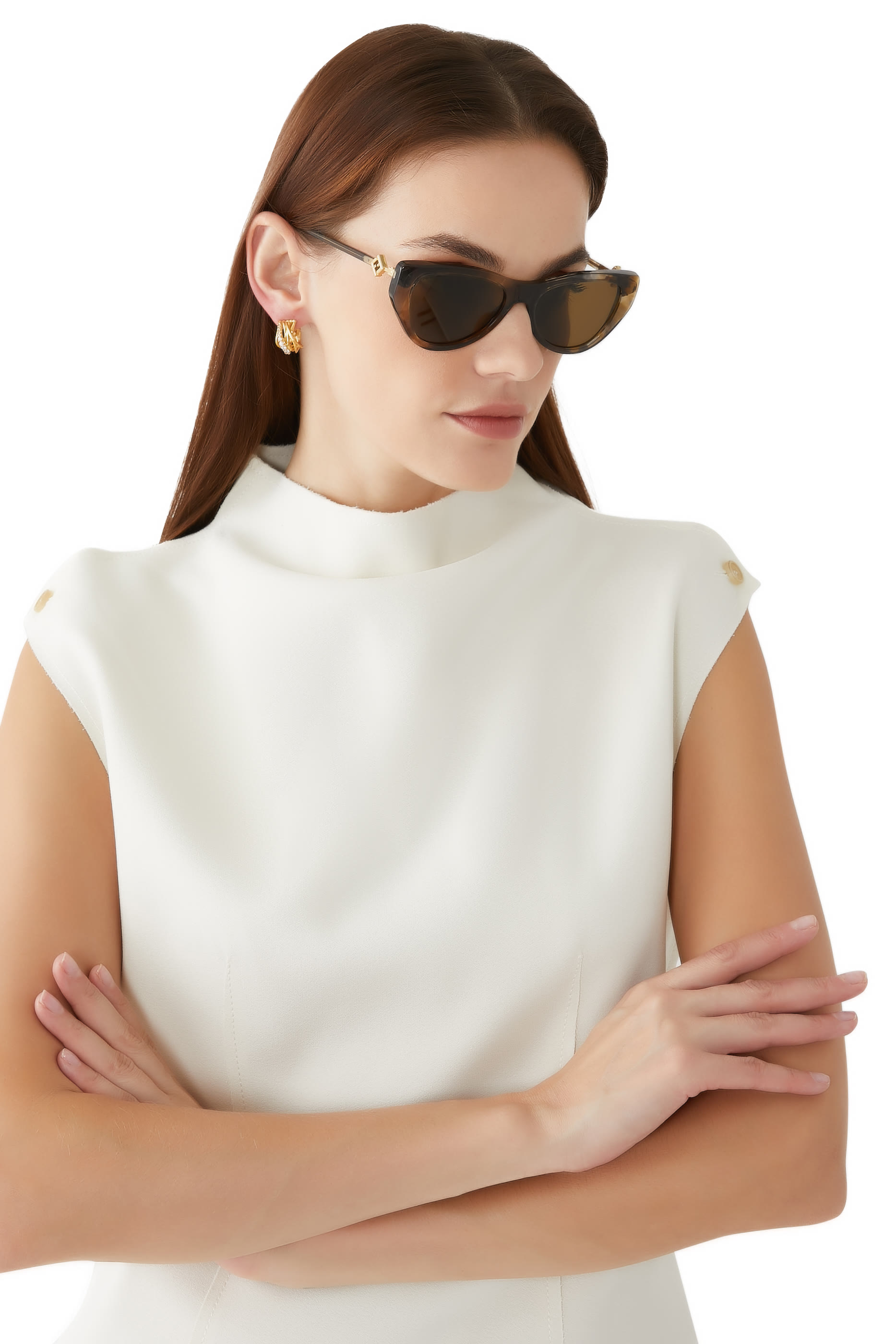 نظارة شمسية بحلية بشعار الماركة بتصميم معين