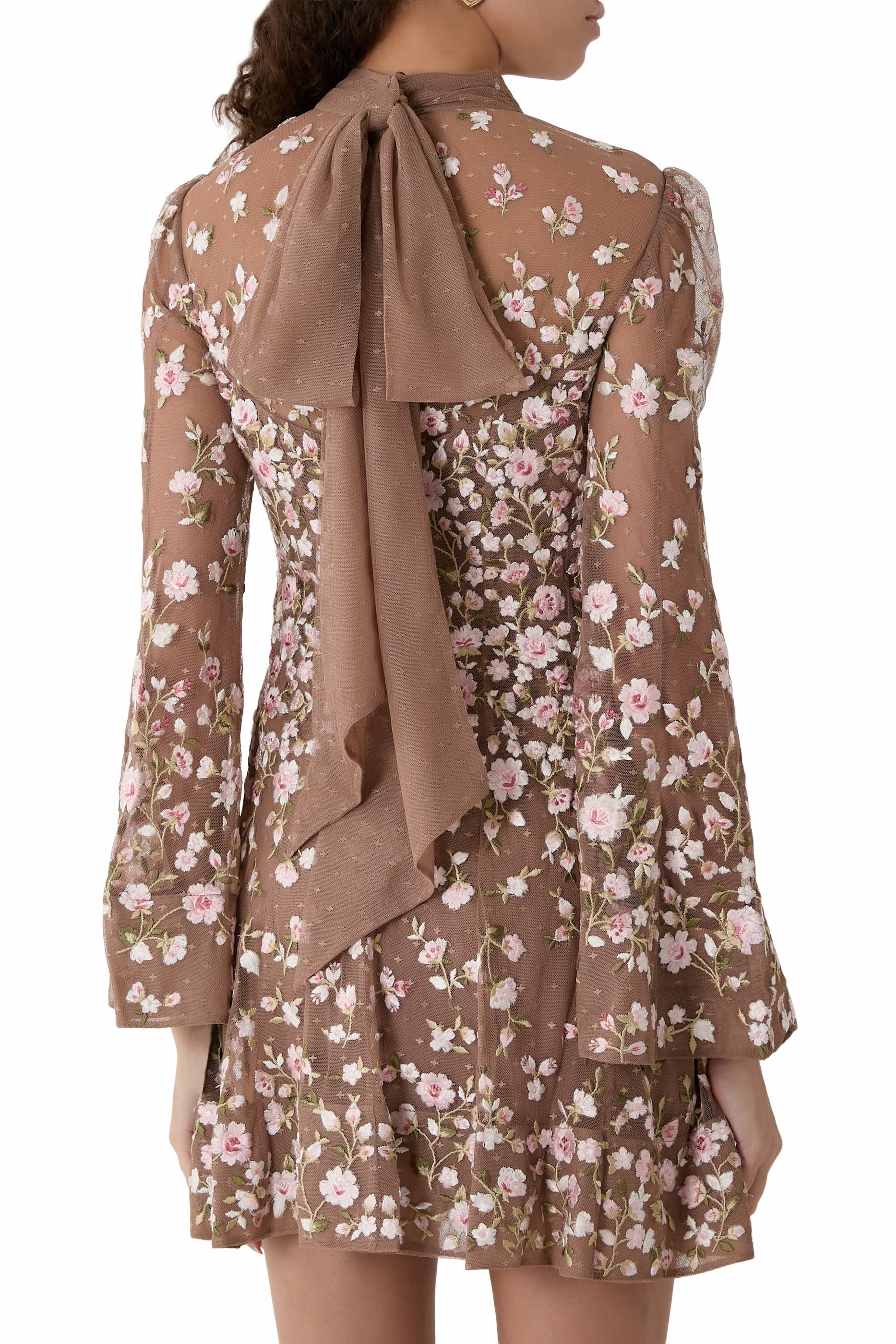 فستان سهرة سيلفيا قصير بأكمام طويلة بنقشة ورود