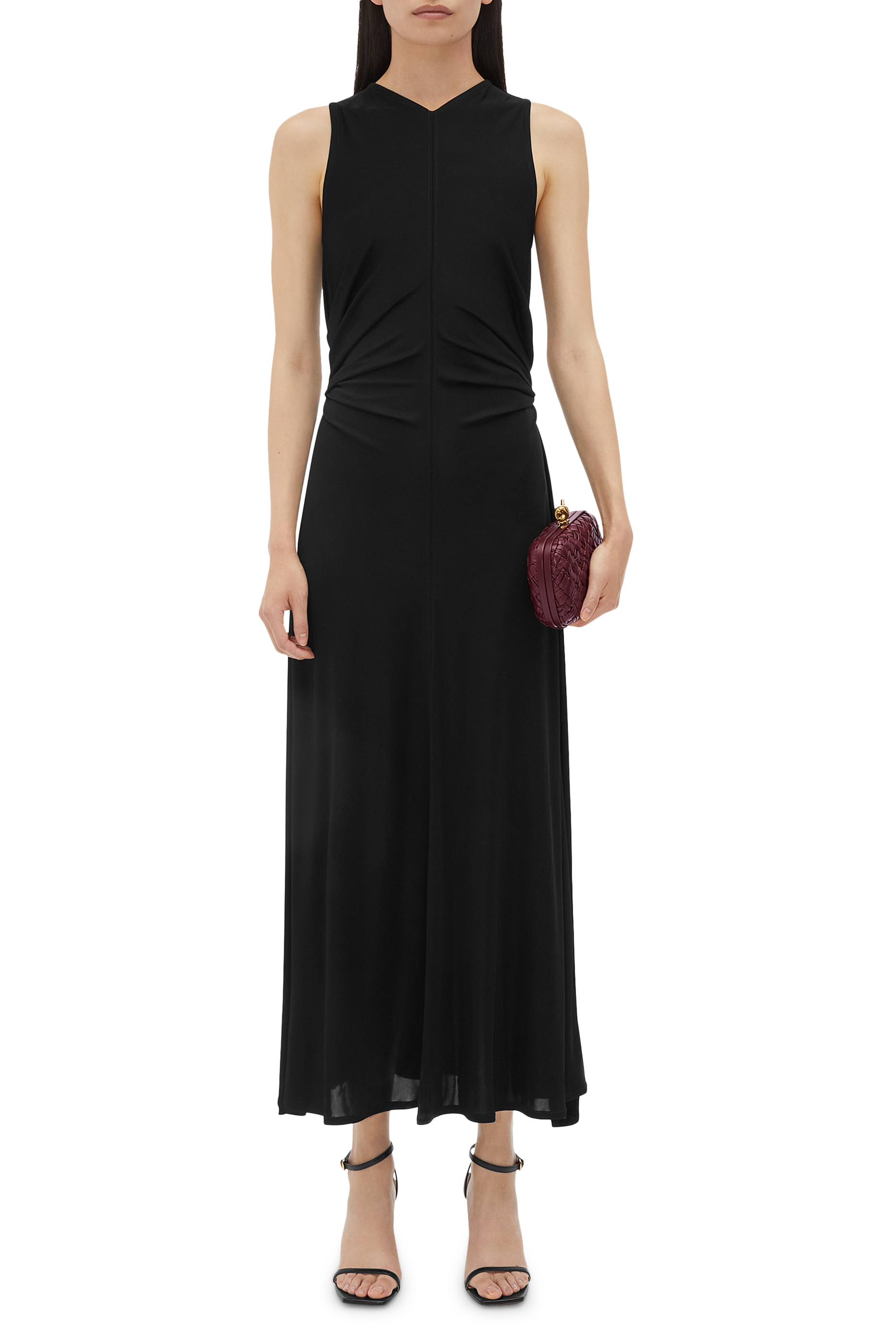 كلاتش مزين بعقدة جلد