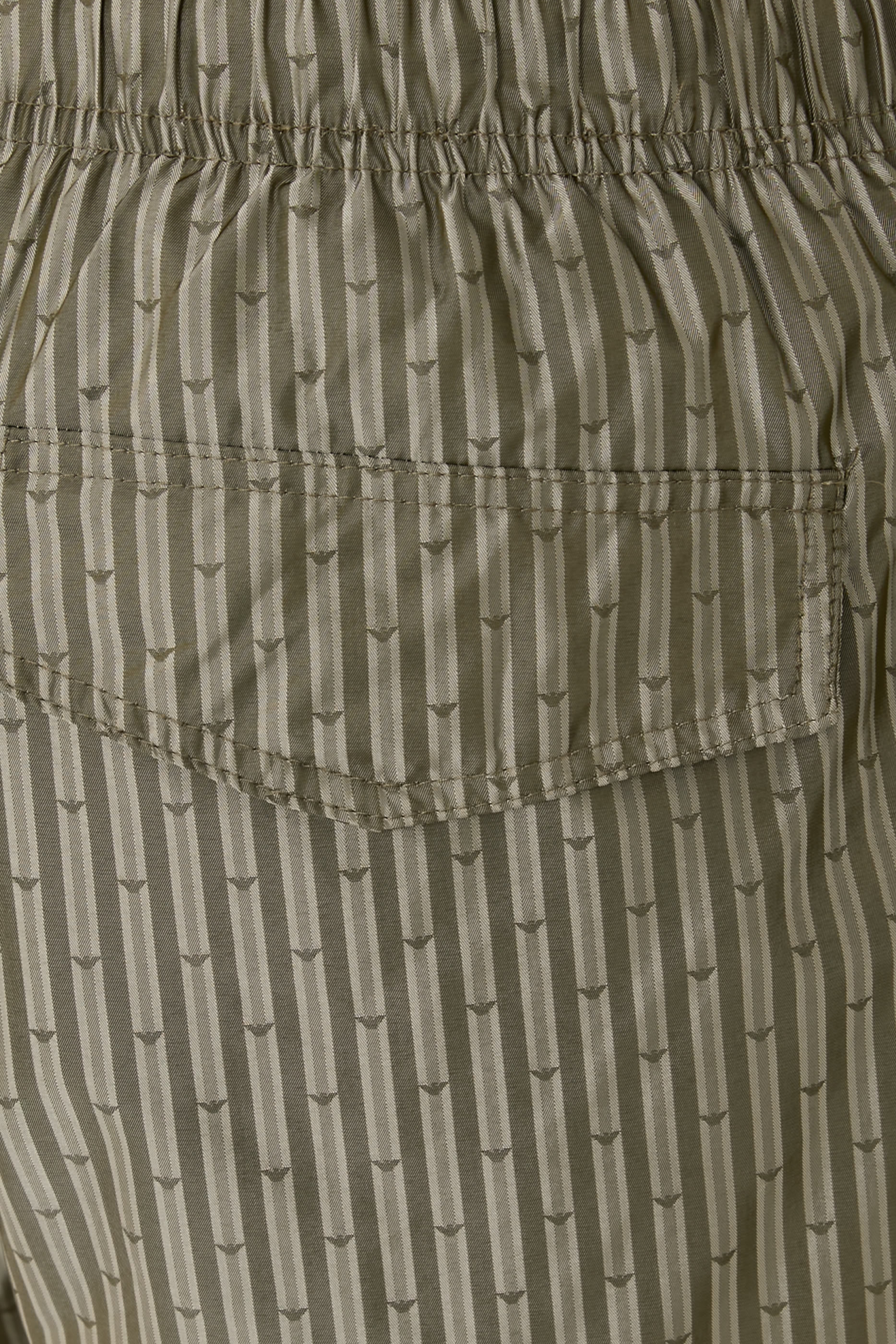 شورت سباحة مزين كليا بشعار الماركة جاكار