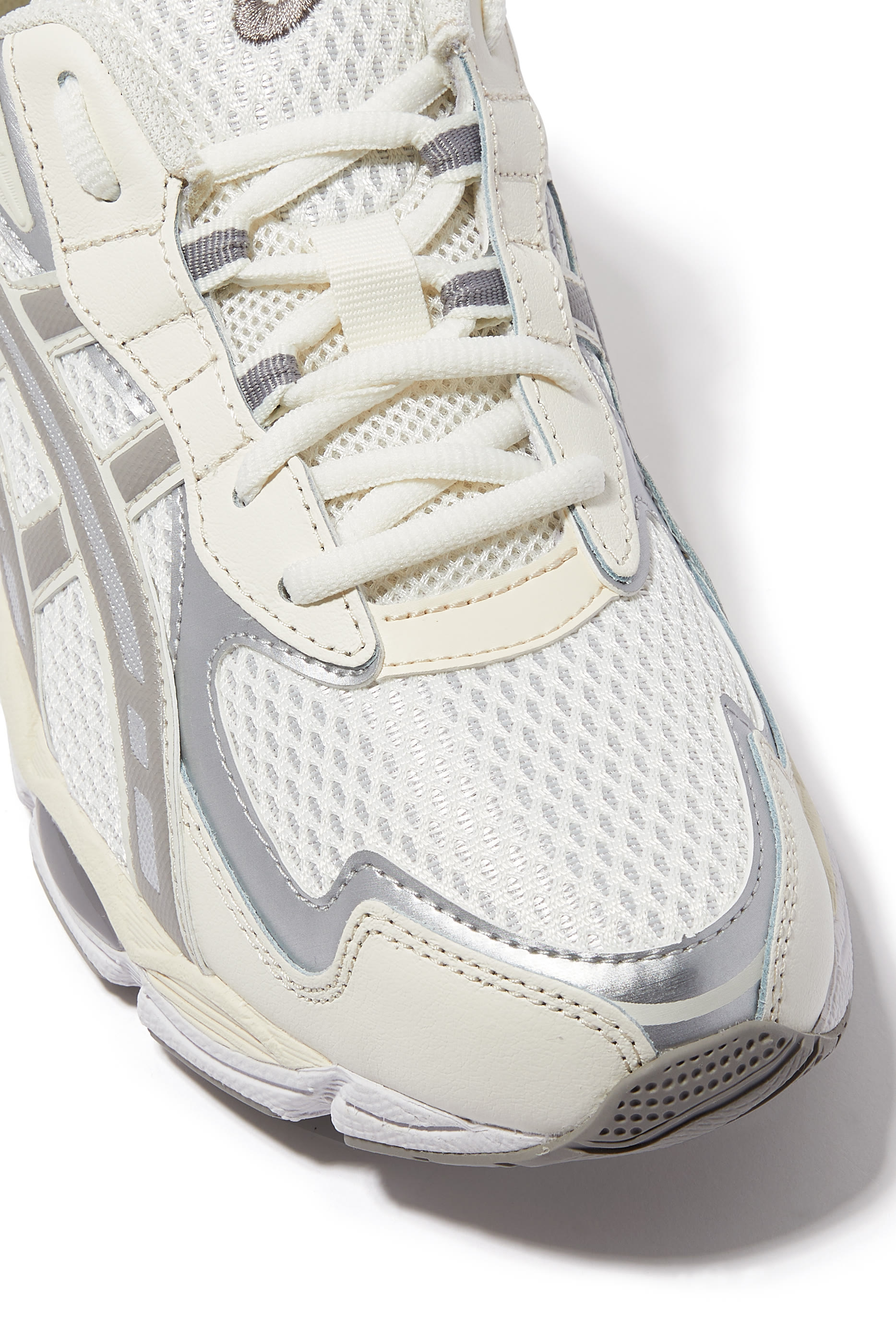 سنيكرز جل- ان واي سي 2055 للجري