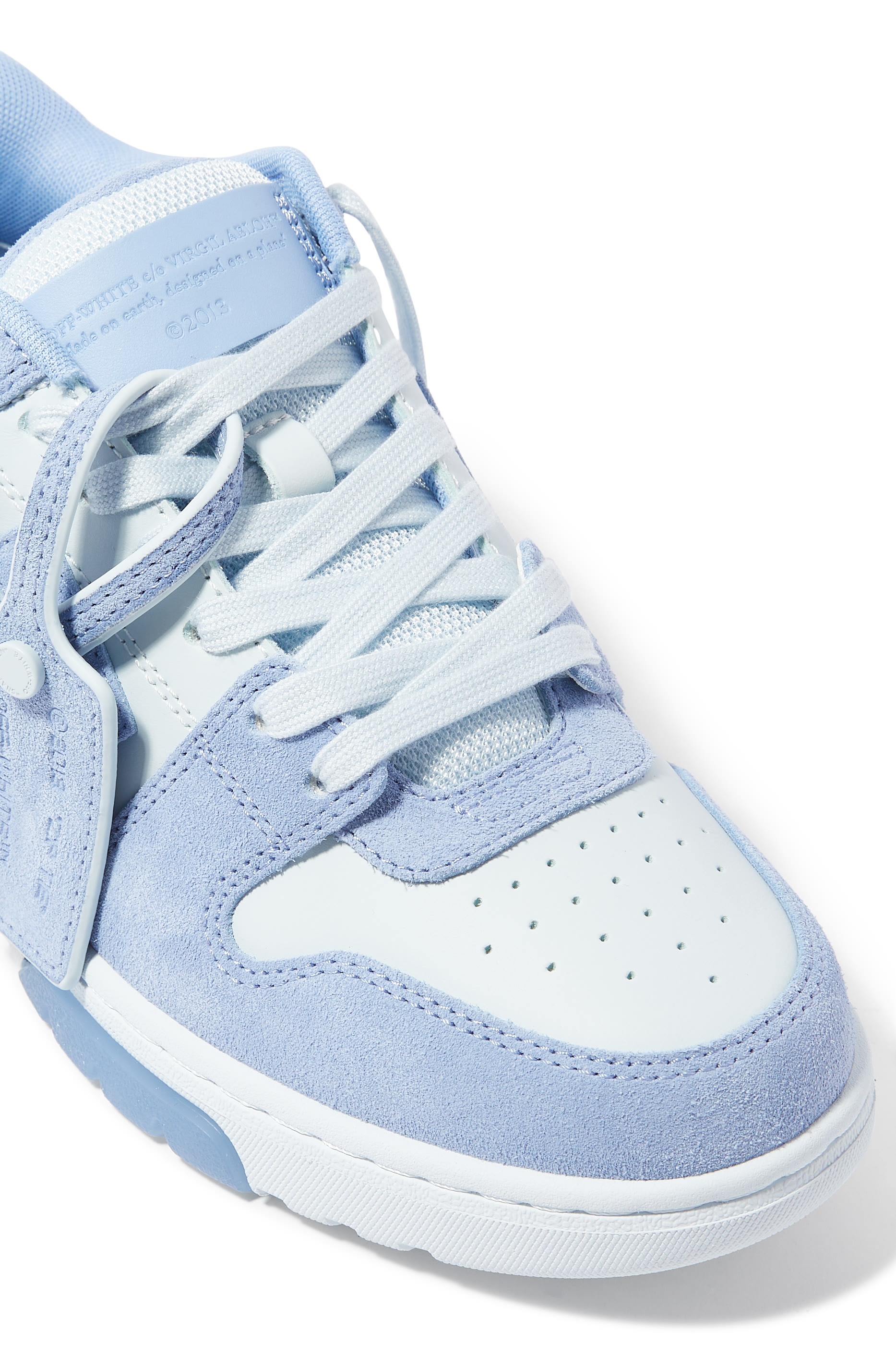 سنيكرز اوت اوف اوفيس شمواه