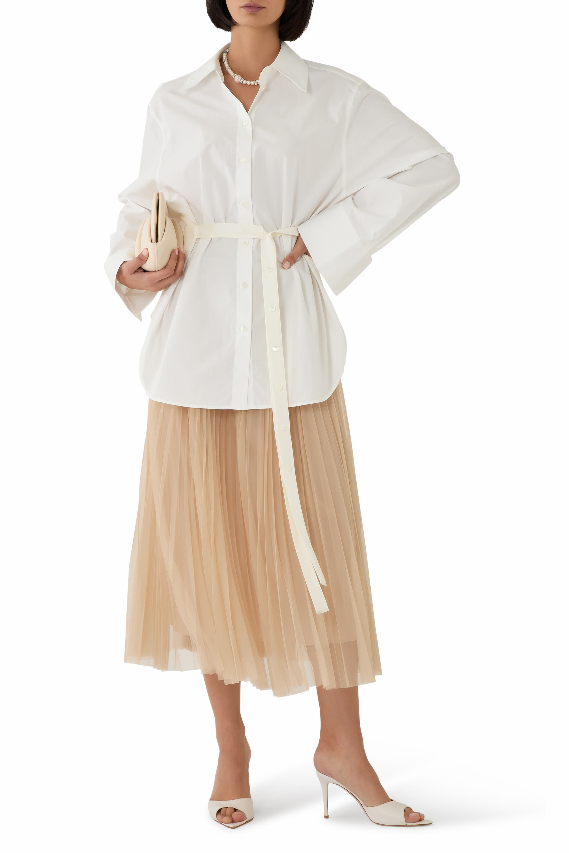 تنورة متوسطة الطول بطيات