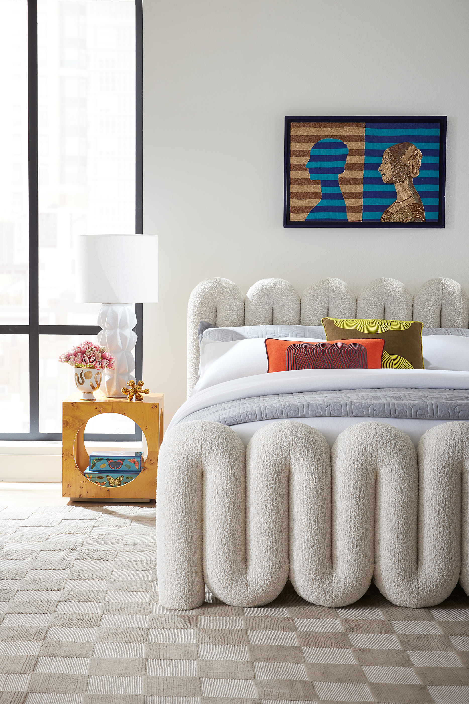 وعاء بوتانيست بنقشة ثعبان وتفاح