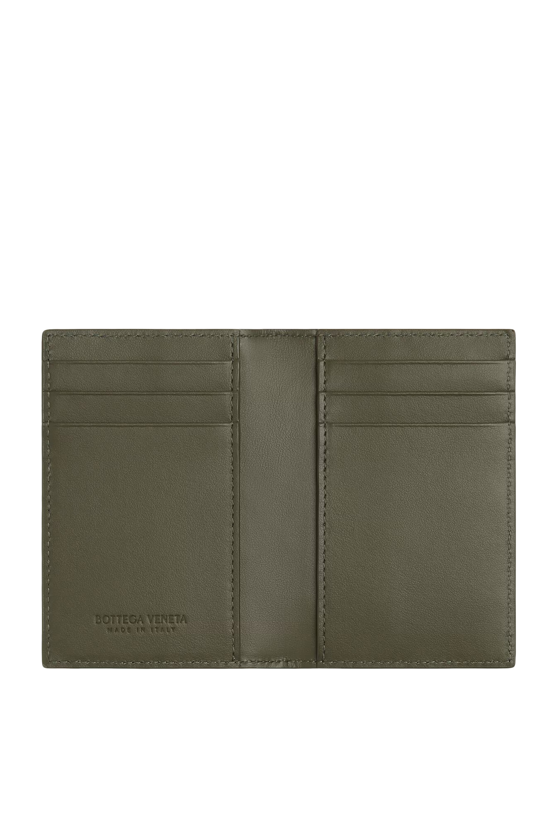 حافظة بطاقات ثنائية الطي بتصميم مجدول