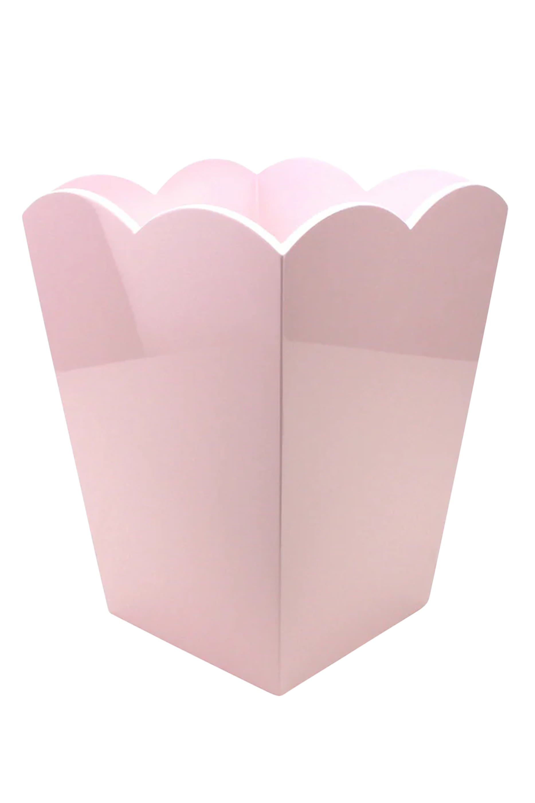 سلة مهملات بحواف صدفية