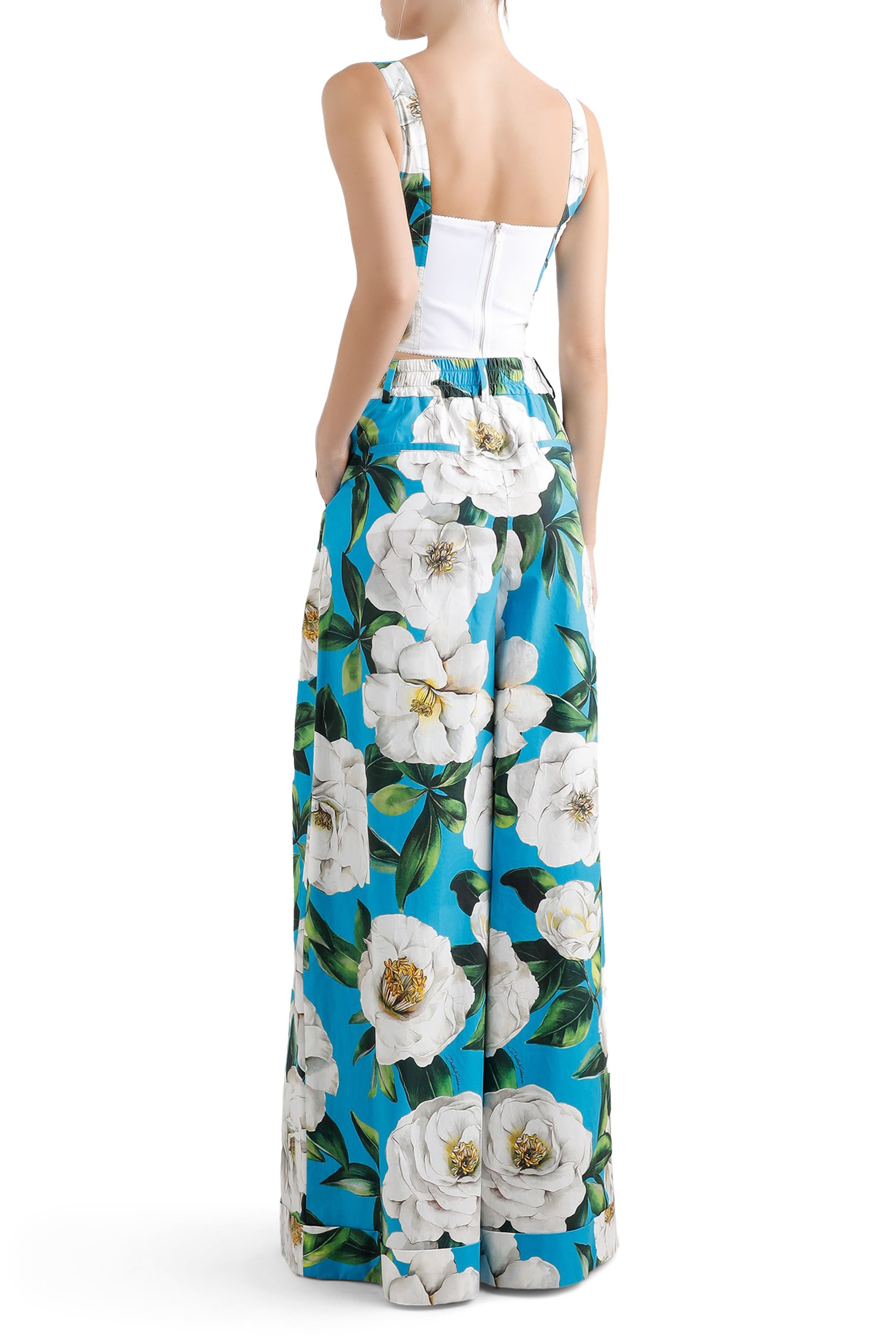 بلوزة بلا أكمام وبطبعات غاردينيا