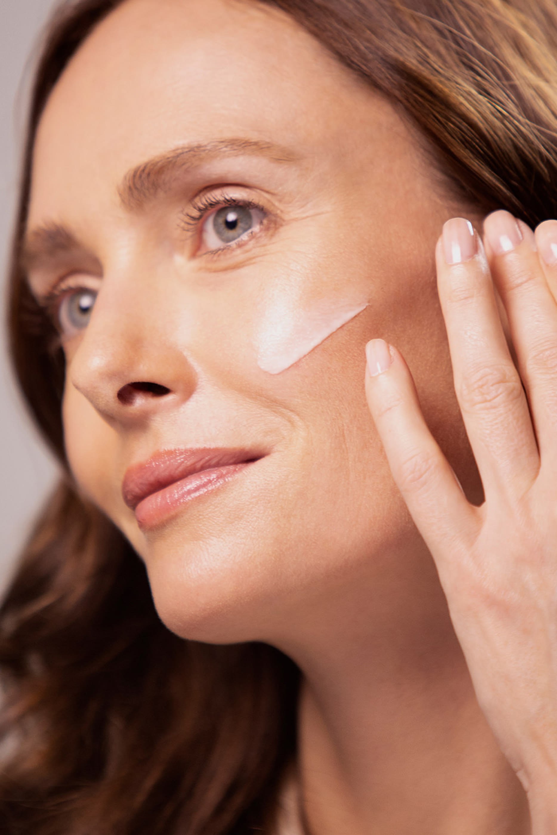 سيروم سيسليا لانتيجرال رايديانس مضاد لعلامات تقدم السن والبقع