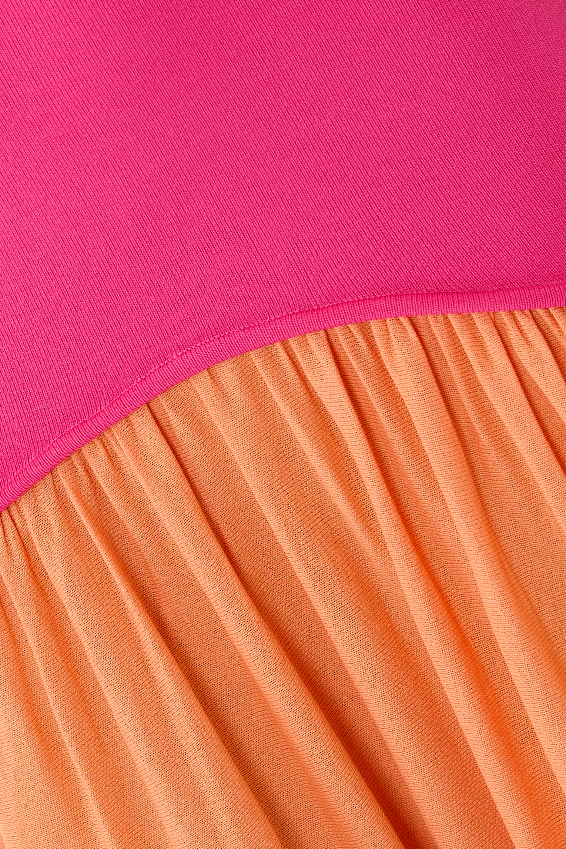 فستان كاميلا