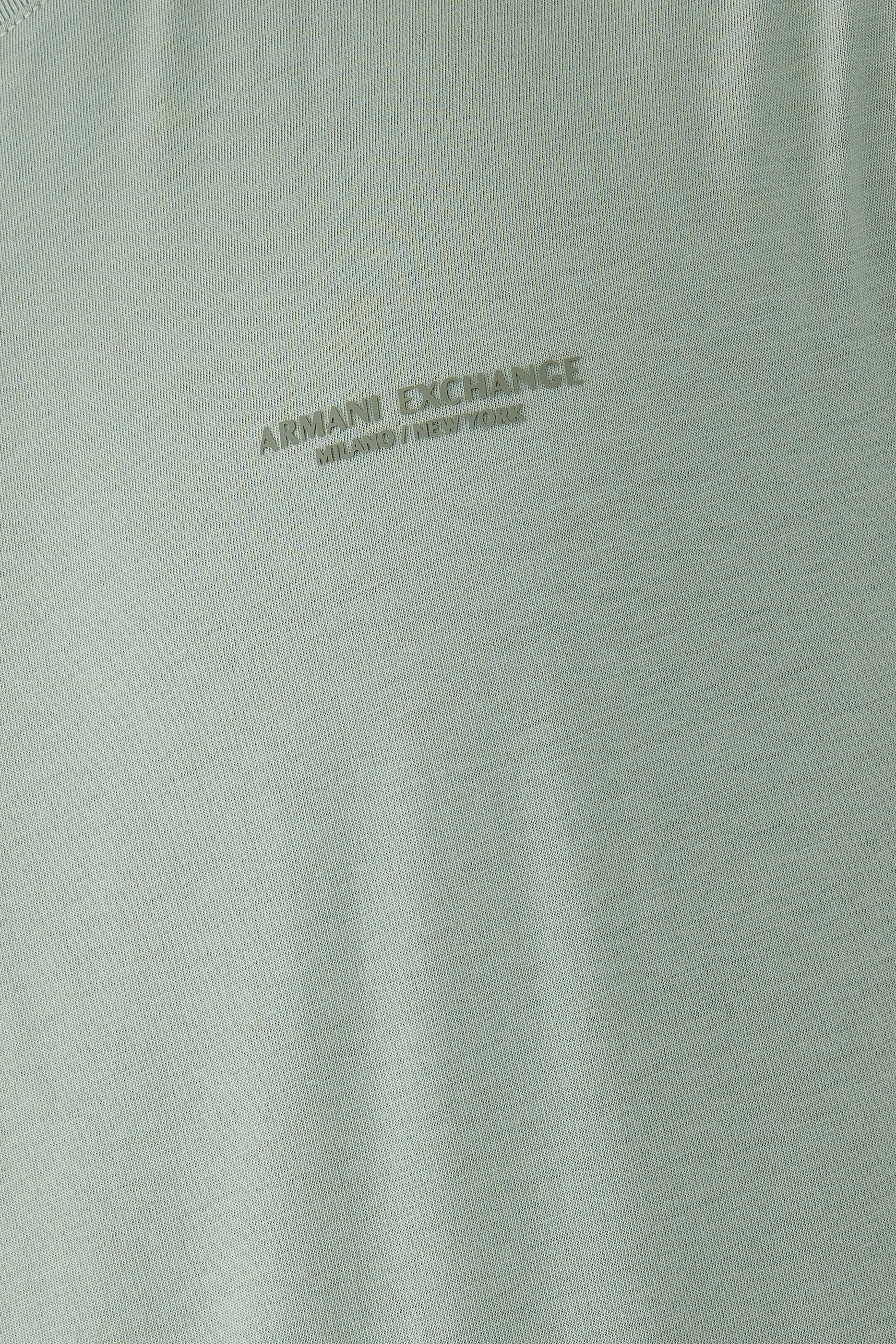 تيشيرت بشعار الماركة