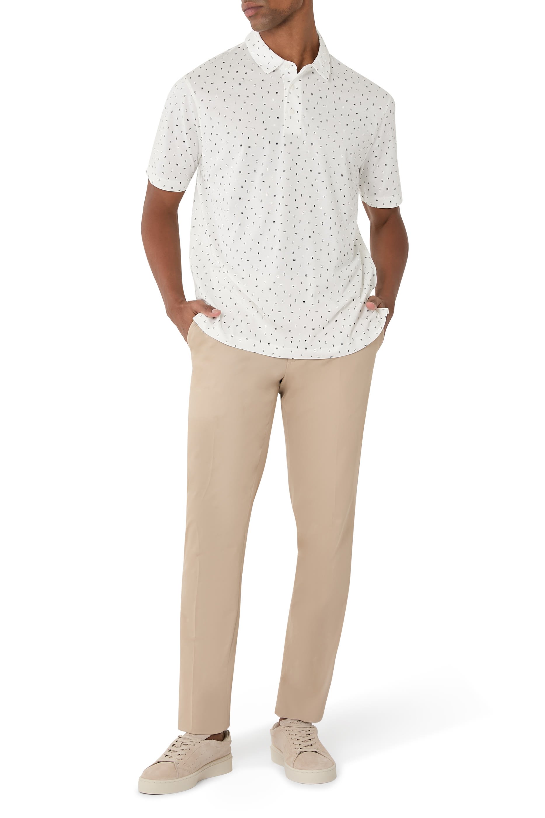 قميص بولو مزين بحروف