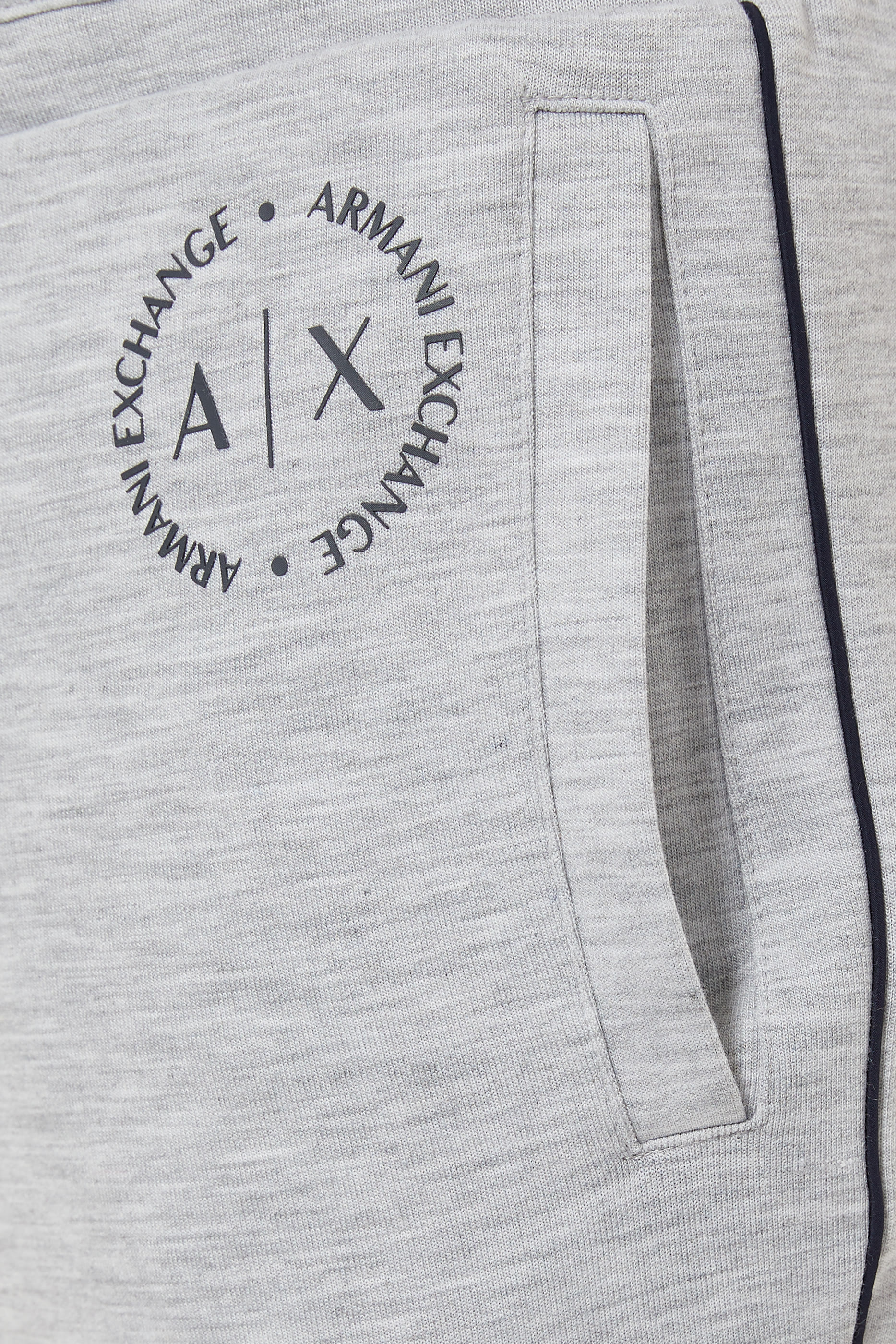  بنطال رياضي بشعار الماركة بتصميم دائري